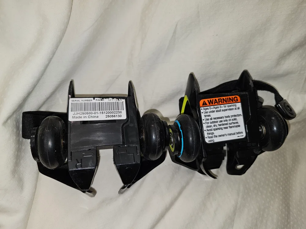 NEW Razor Jetts Heel Wheels Real Sparking Action image indicator(3)