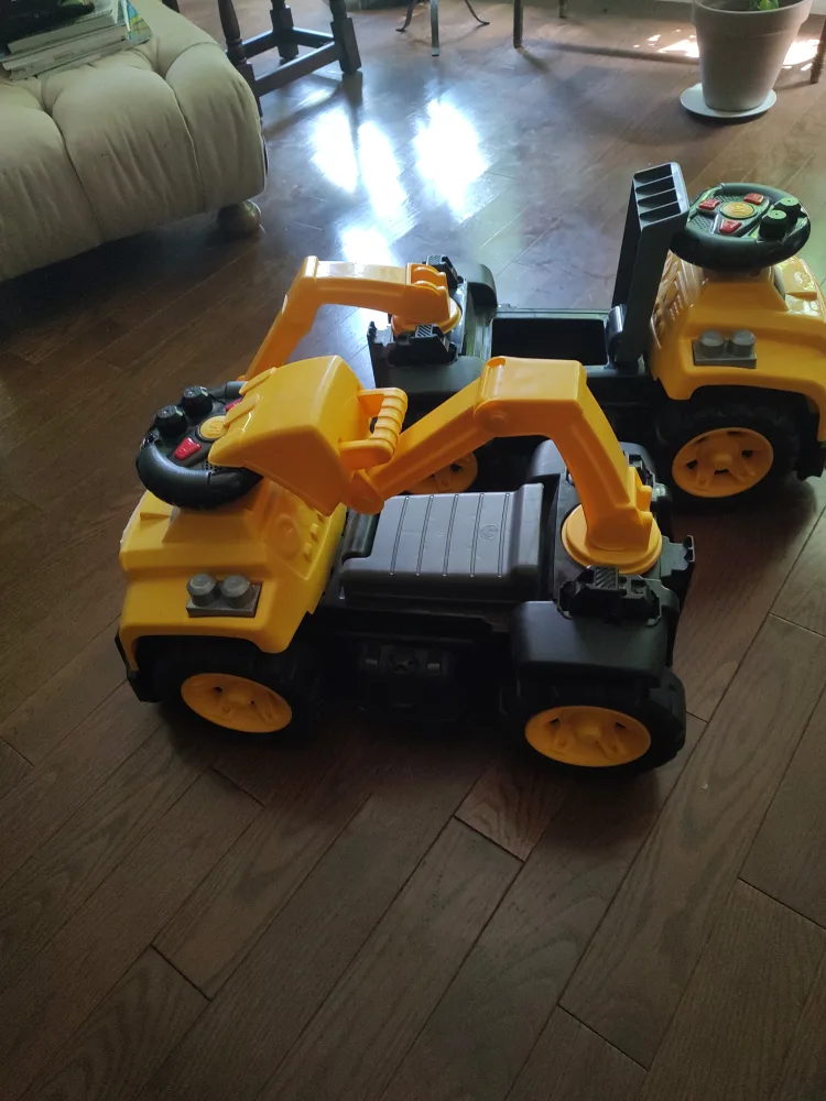 CAT Ride-On Excavator Toy image indicator(3)