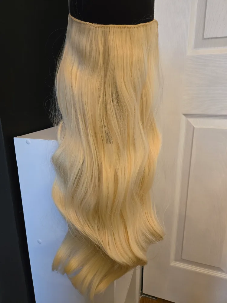 Invisible Wire Hair Extensions - Blonde, 24 Inch image indicator(5)