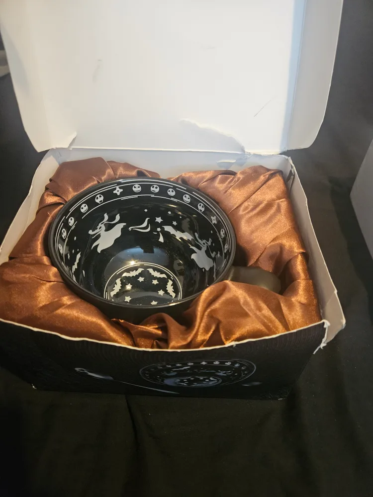 Midnight Skull Coffee Mug Halloween image indicator(3)