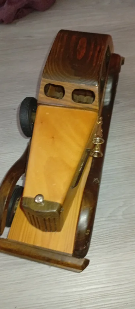 Wooden Car Model thumbnail
