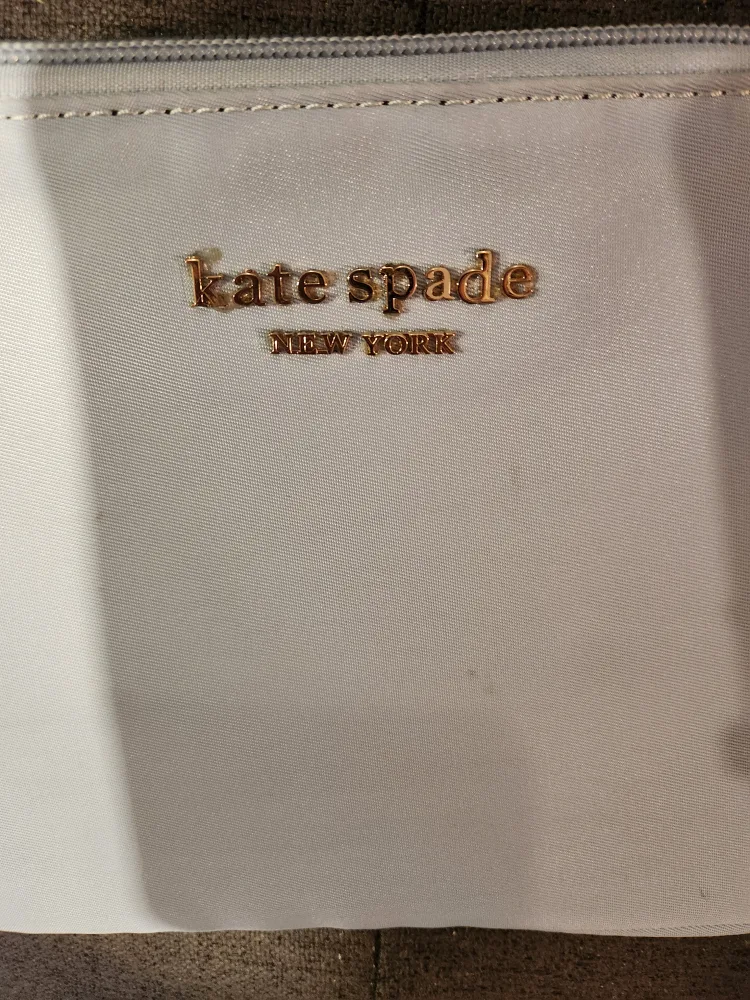 Kate Spade wristlet purse image indicator(2)