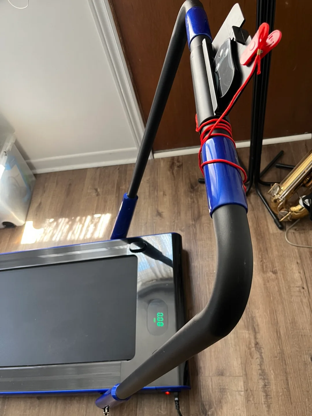 SuperFit Foldable Treadmill - Compact & Easy Storage image indicator(8)