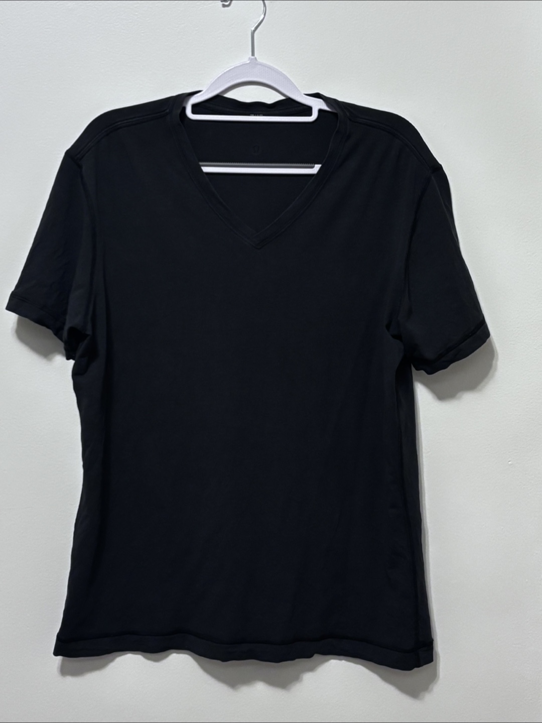 Lululemon Black V-Neck  Stretchable T-Shirt