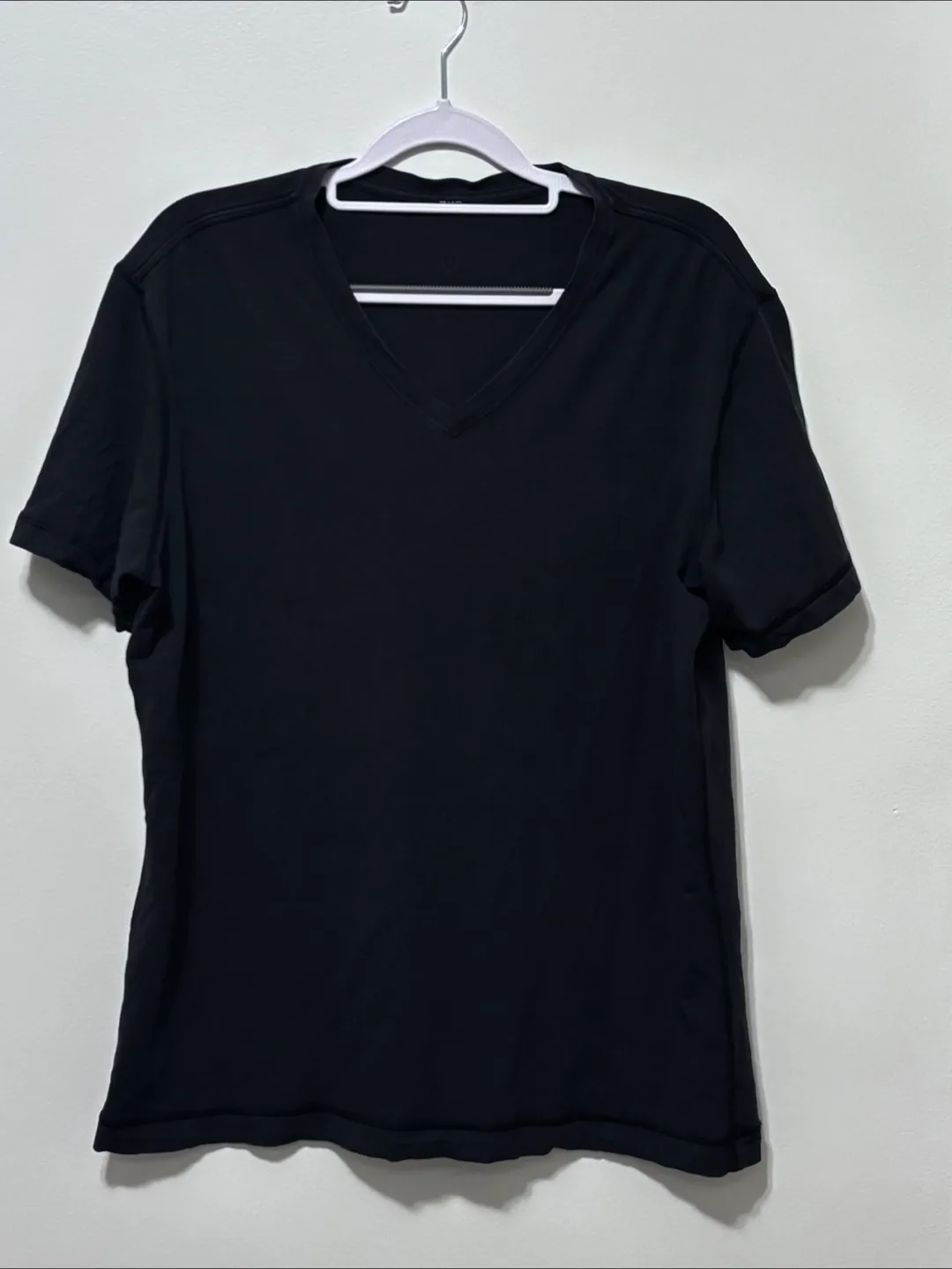 Lululemon Black V-Neck  Stretchable T-Shirt thumbnail