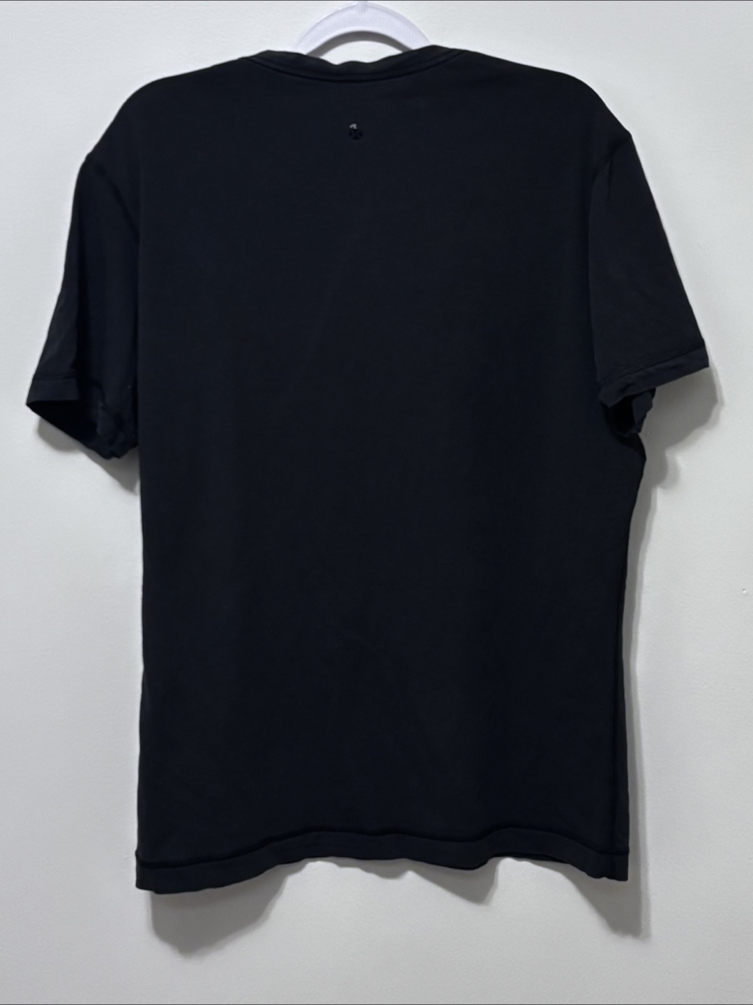 Lululemon Black V-Neck  Stretchable T-Shirt - photo 2