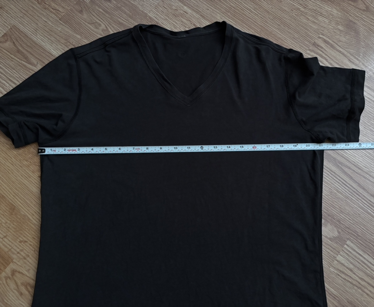 Lululemon Black V-Neck  Stretchable T-Shirt - photo 5