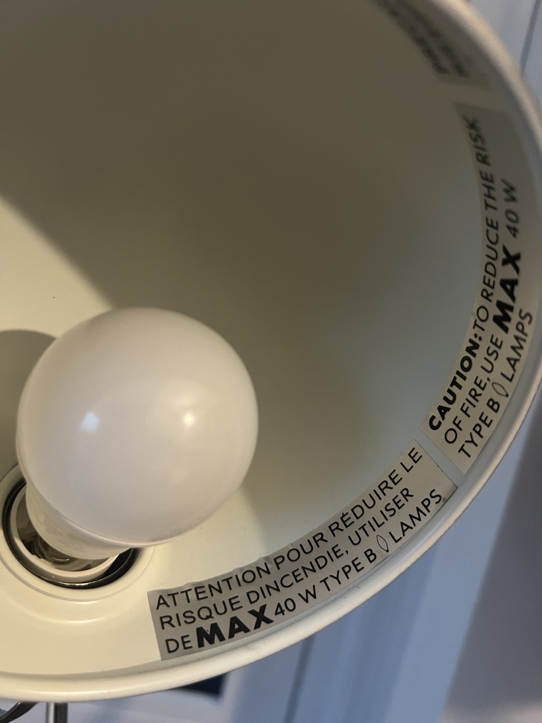 IKEA table lamp includes 2 bulbs - photo 4
