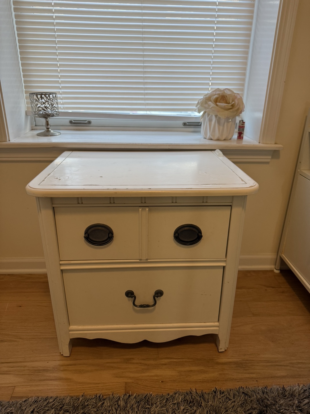 Ragazzi Furniture White Wood Nightstand