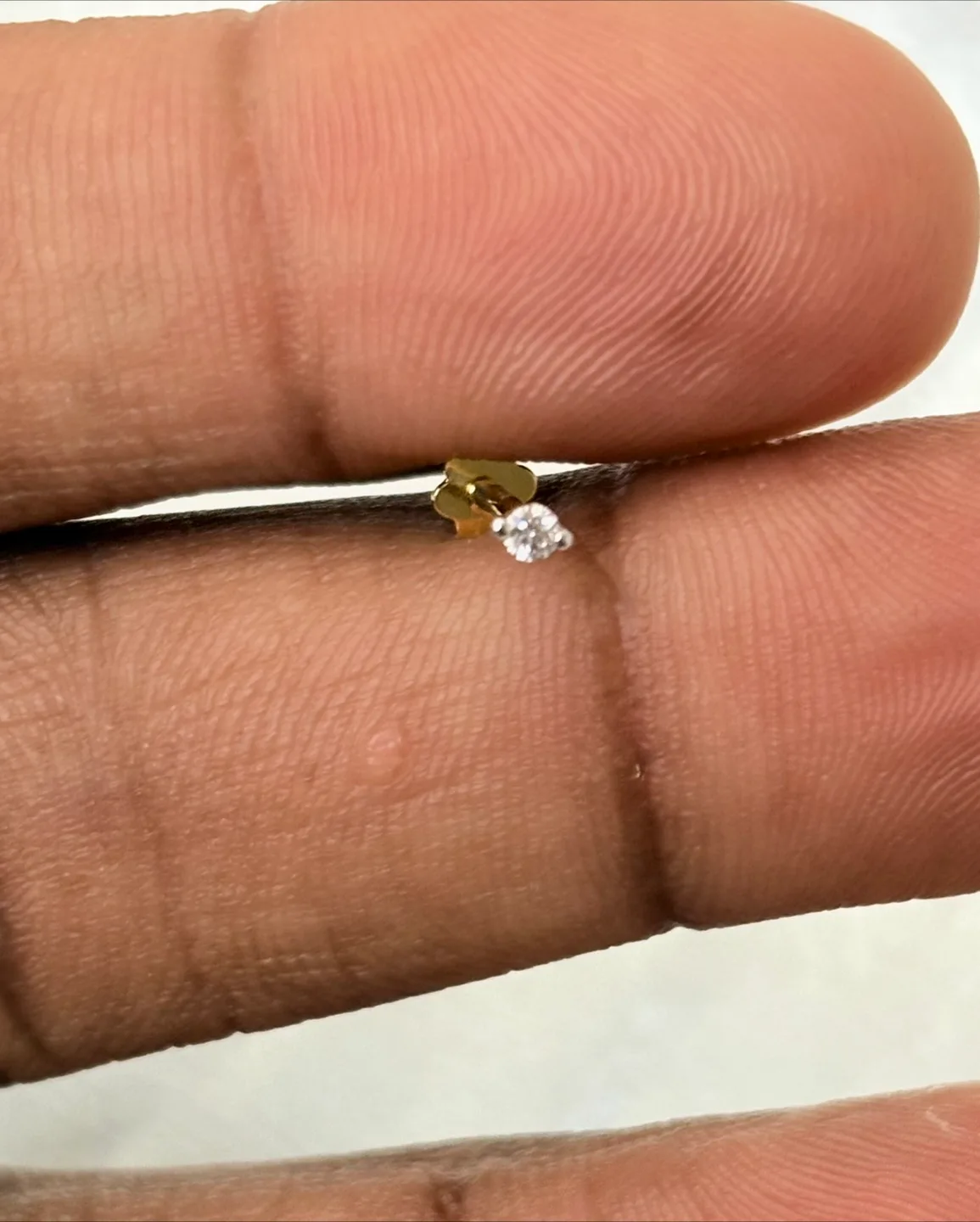 Diamond nose pin ( single stone natural Diamond nose pin ) thumbnail