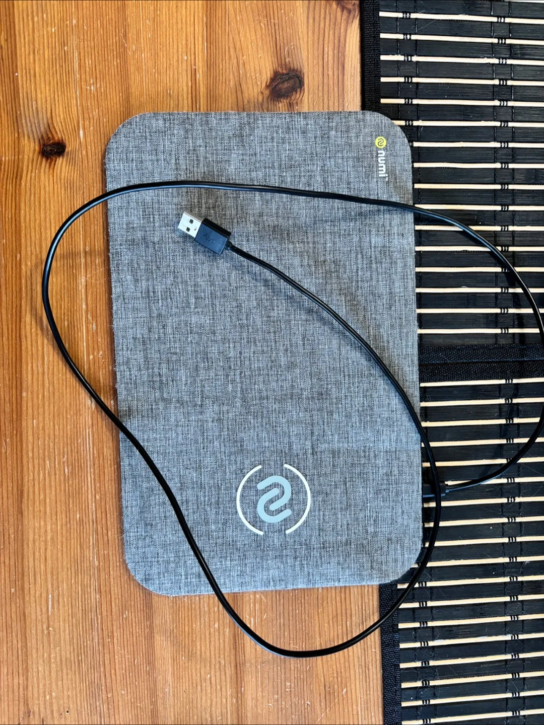 Numi Power Mat Qi Certified Wireless Charger thumbnail
