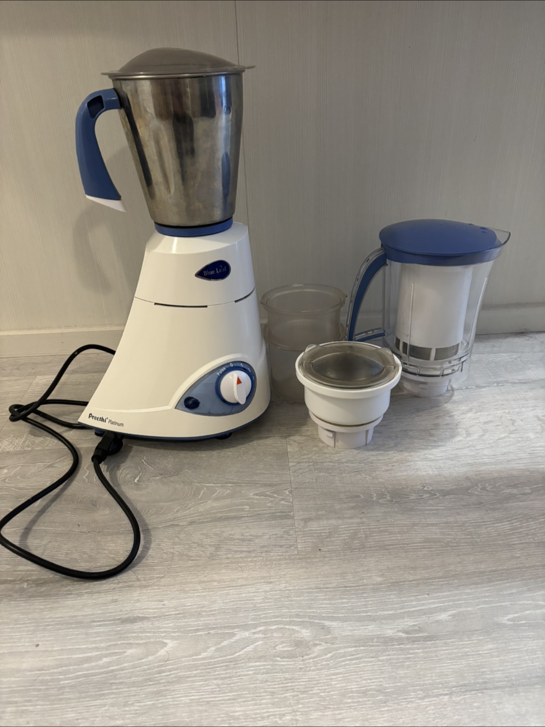 Preethi Platinum Mixer Grinder - photo 2