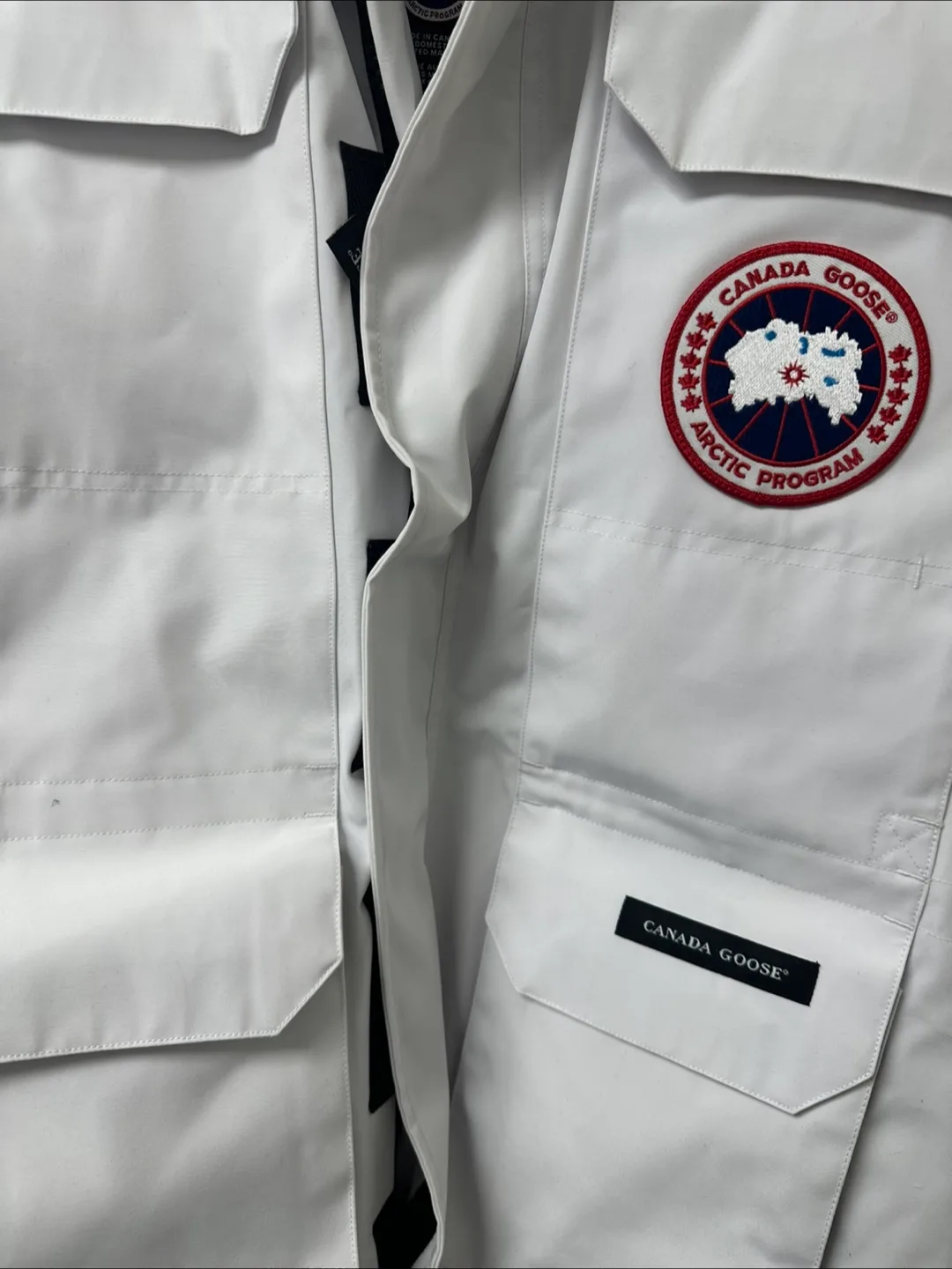 Canada Goose Expedition Parka - White - XS image indicator(3)