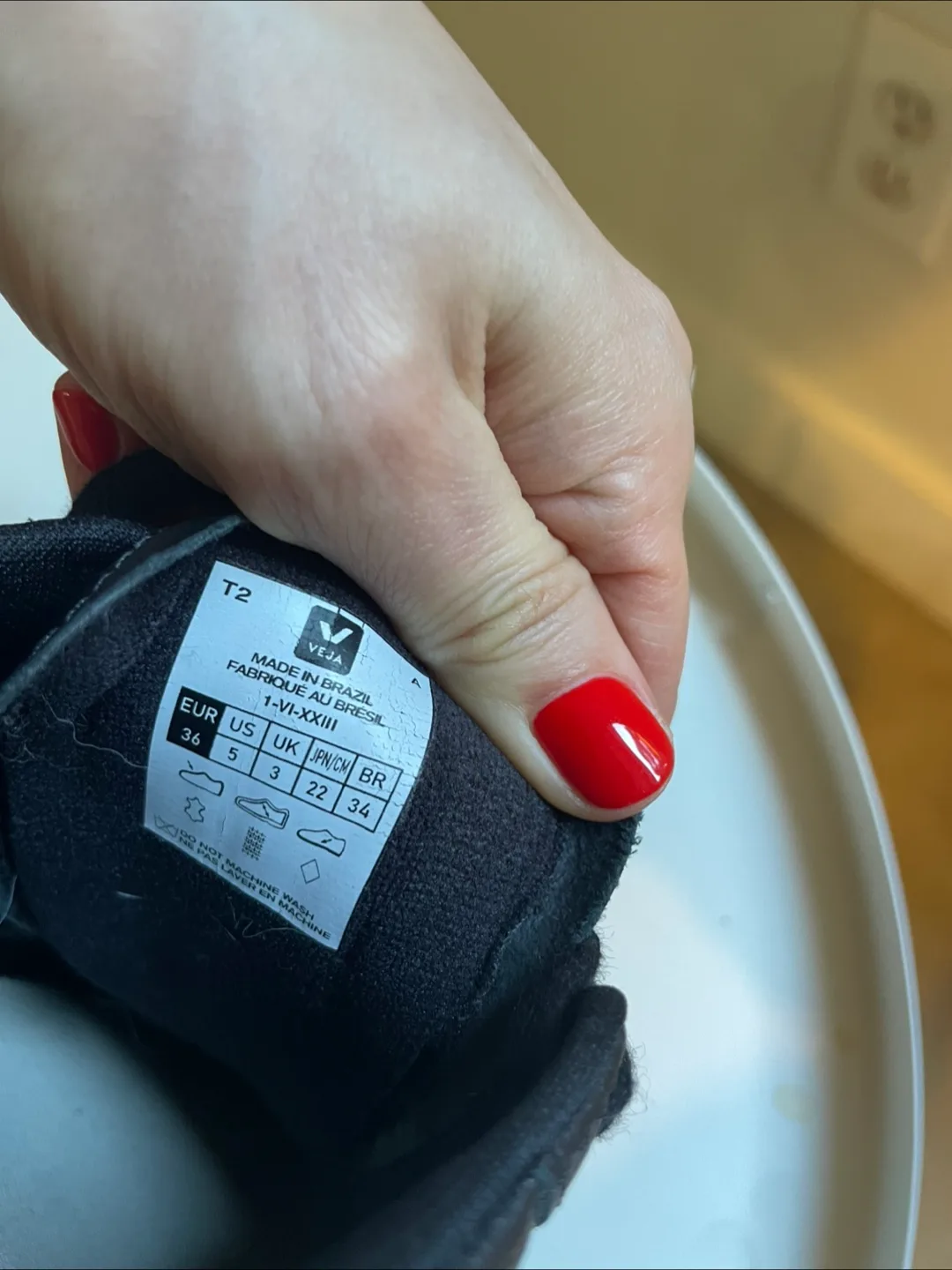 Veja Esplar Leather Black/White Sneakers image indicator(6)