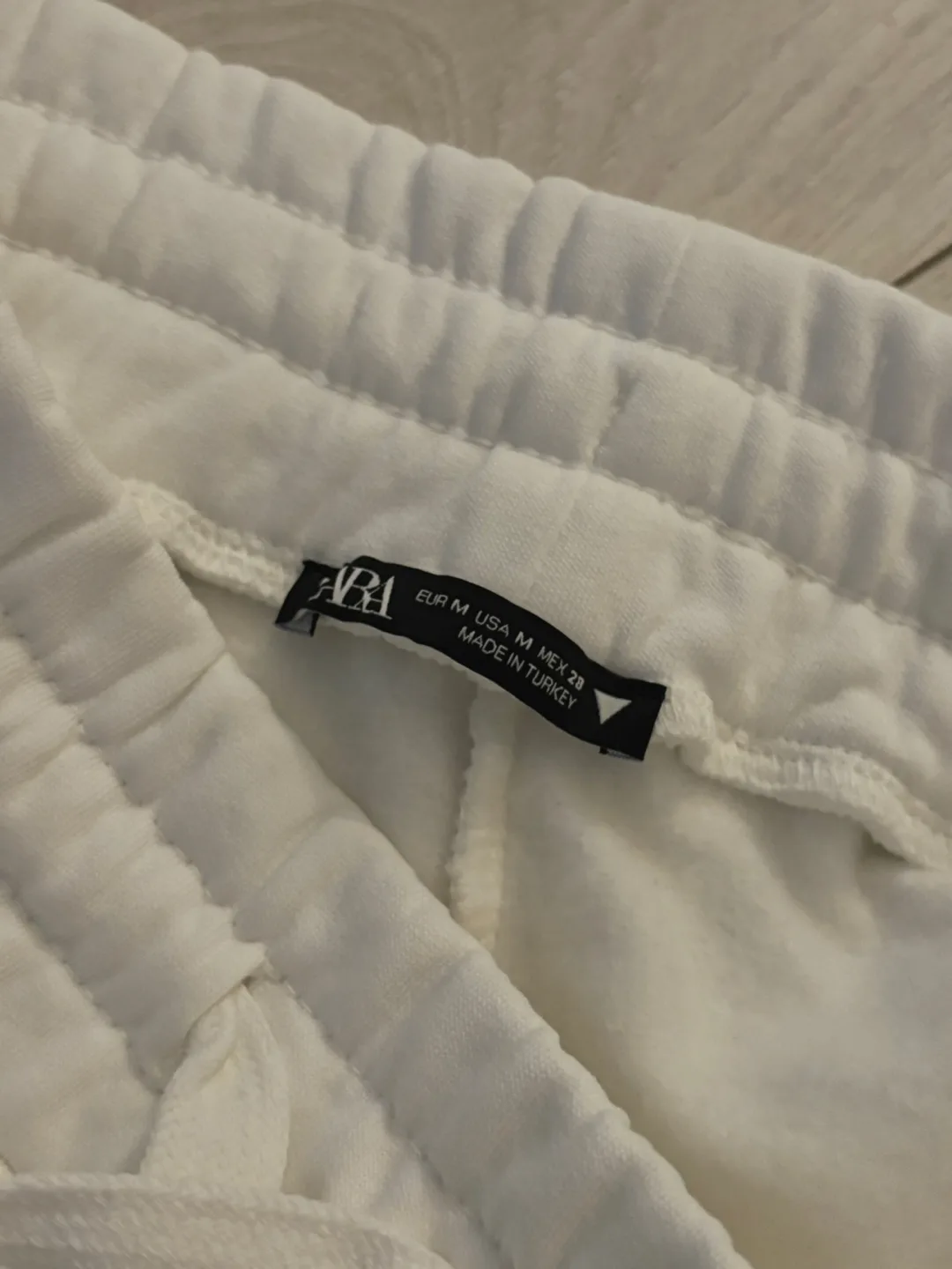 Zara White Midi Skirt - Size M image indicator(3)