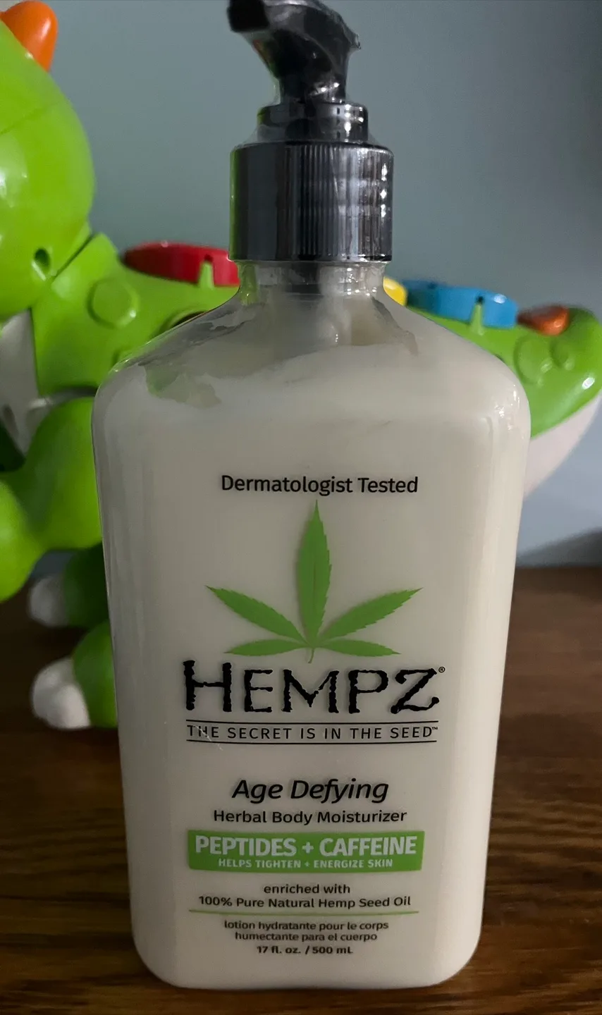 Hempz Age Defying Herbal Body Moisturizer thumbnail