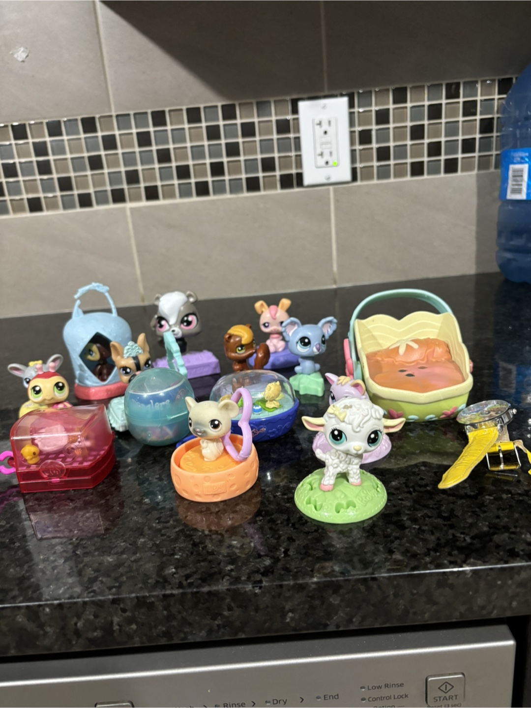 Lots of Littlest Pet Shops! - photo 2