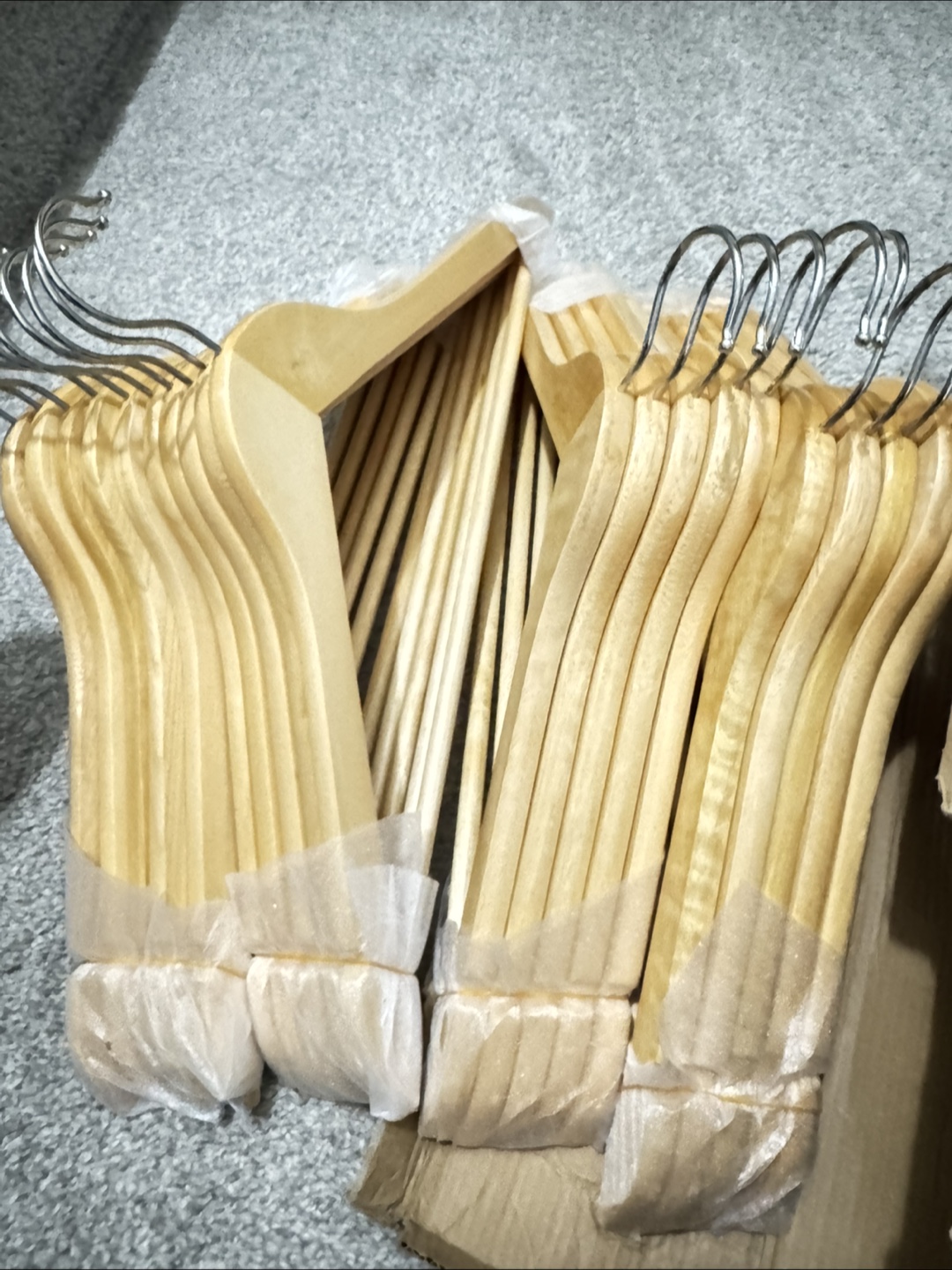 Brand New Wooden Hangers 20pcs - photo 3