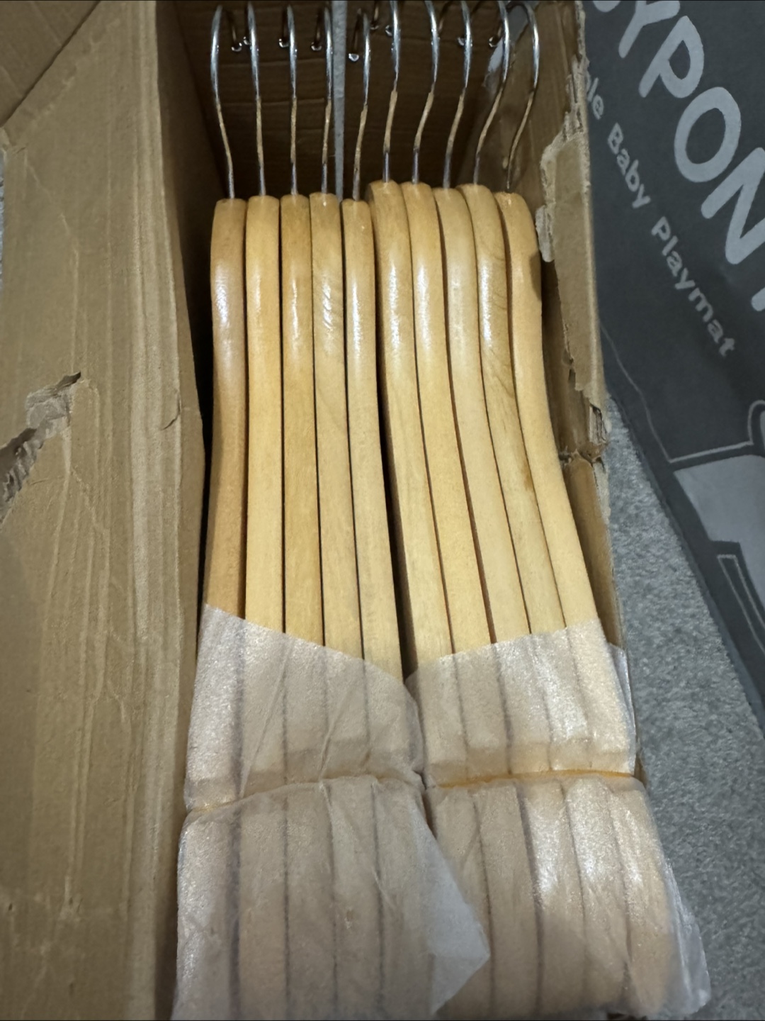 Brand New Wooden Hangers 20pcs - photo 2