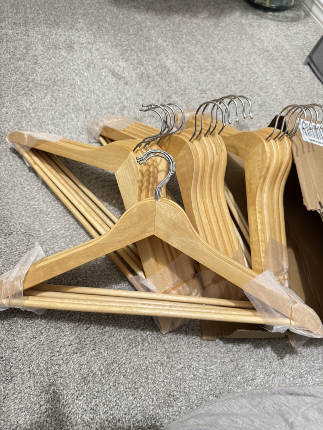 Brand New Wooden Hangers 20pcs