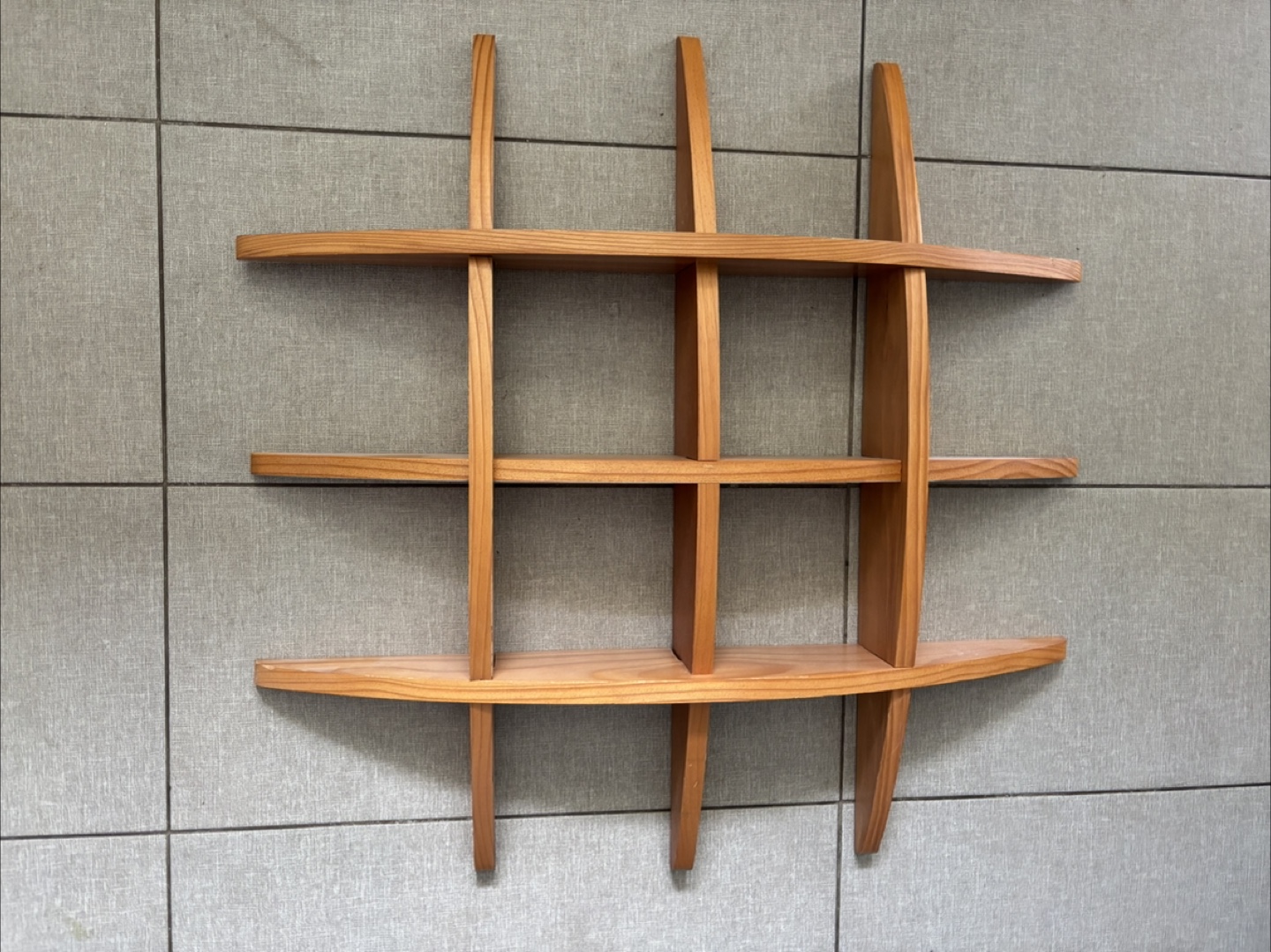 Decorative wall shelving