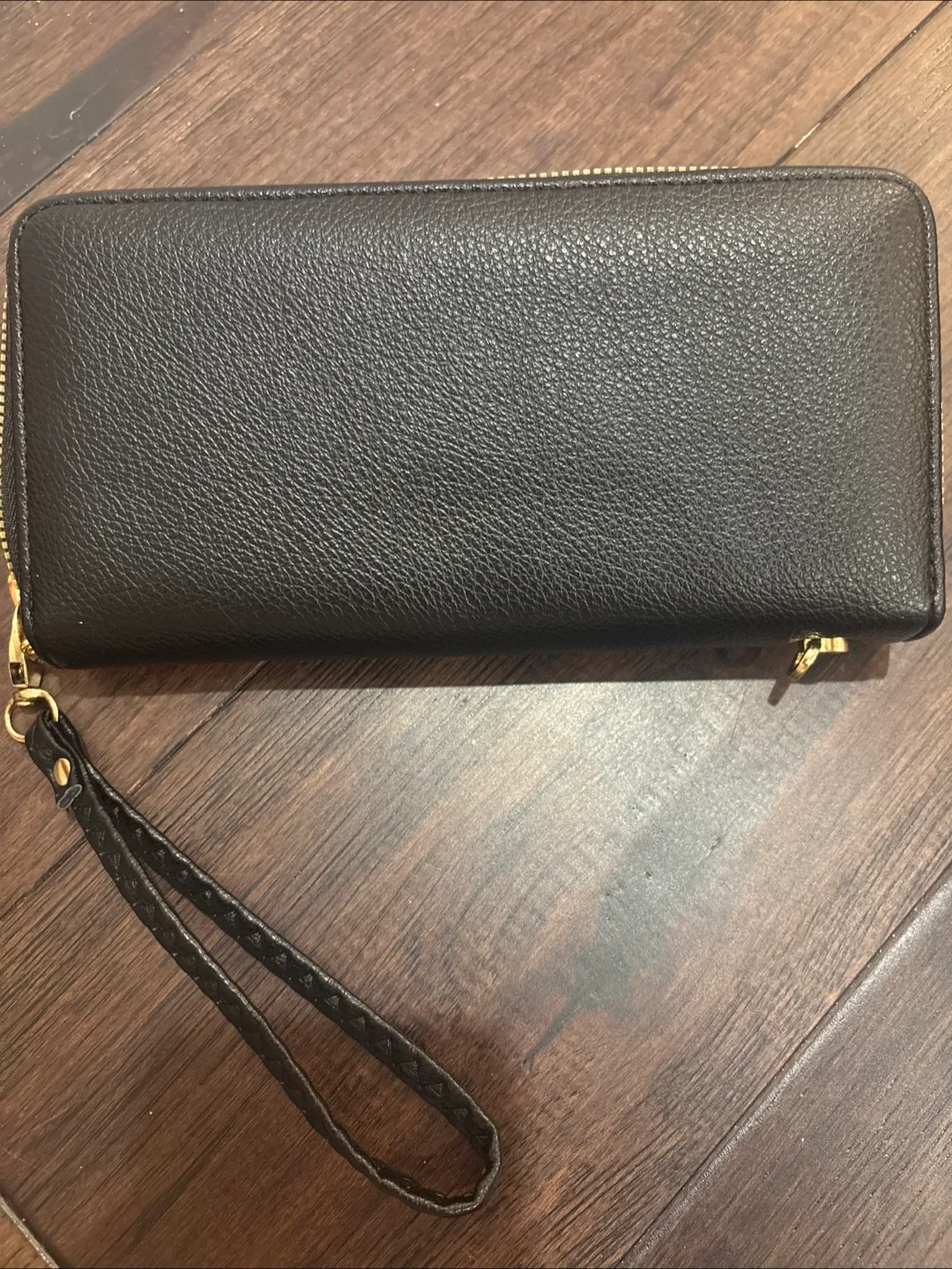 Black Wallet image indicator(3)