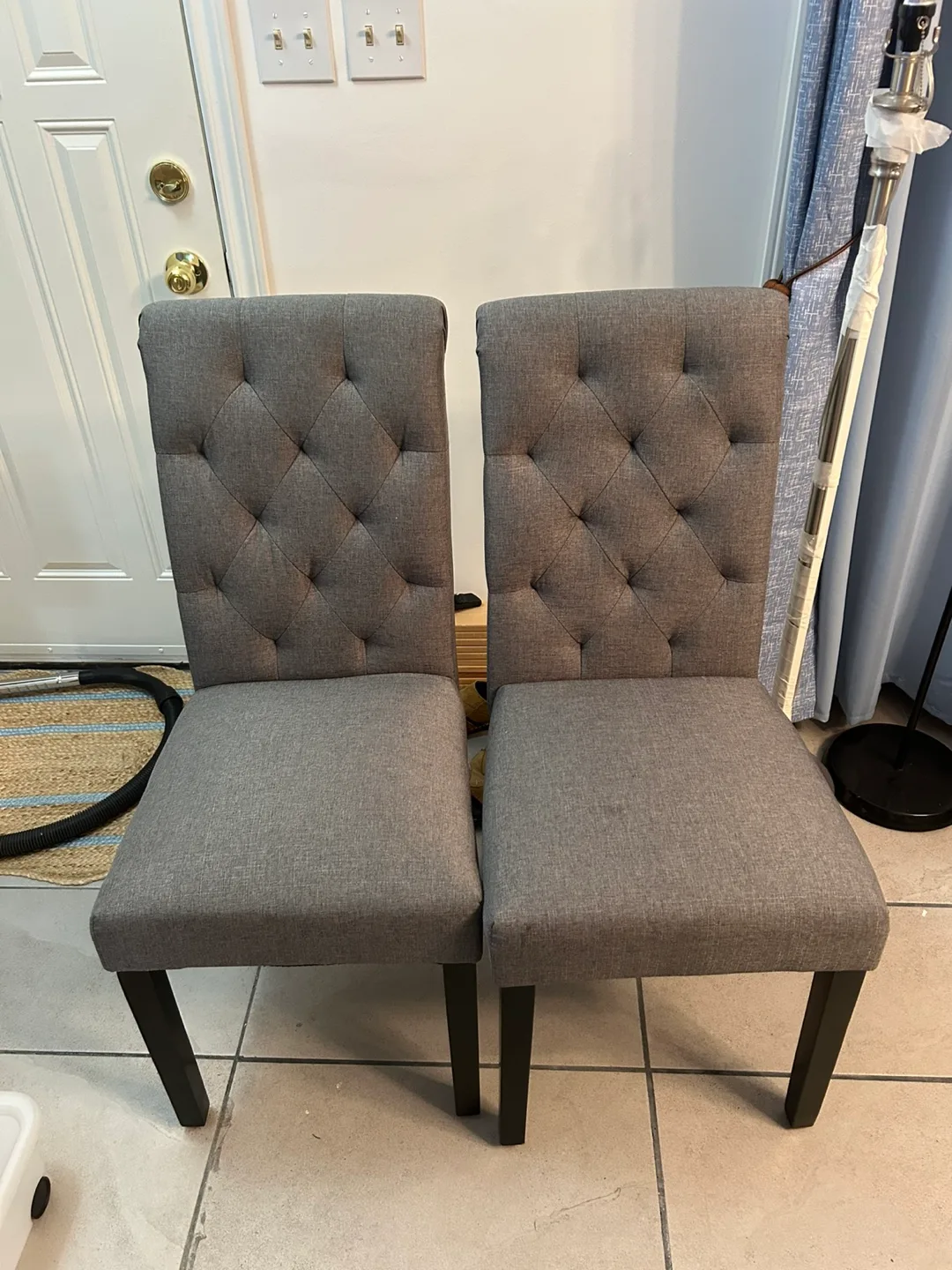 Set of 2 Grey Tufted Dining Chairs thumbnail