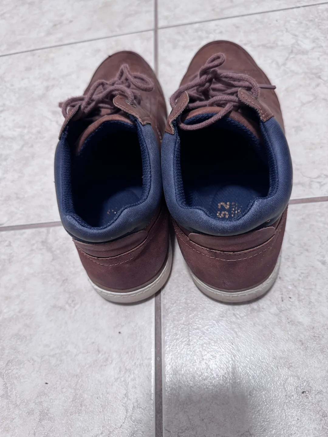 Brown Lace-up Shoes image indicator(3)
