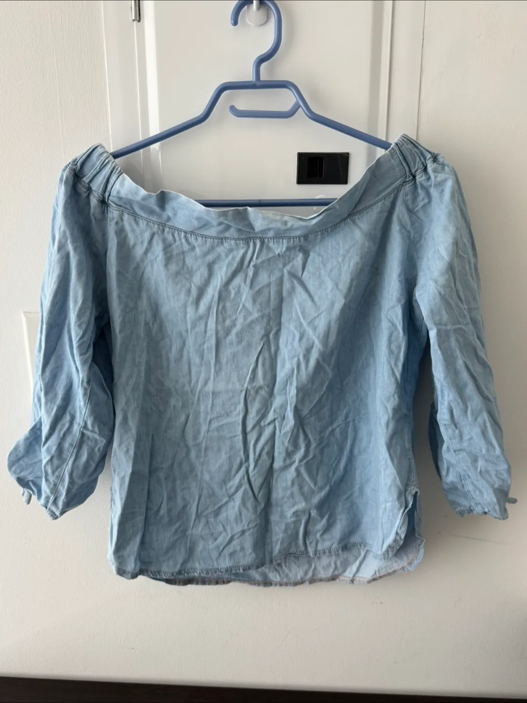 Off-the-shoulder Denim Top thumbnail