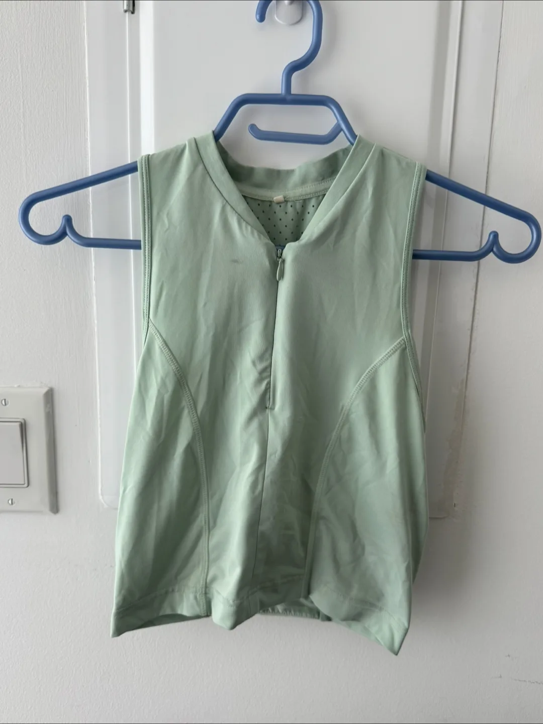 Lululemon Sleeveless Top, Size 6, Green thumbnail
