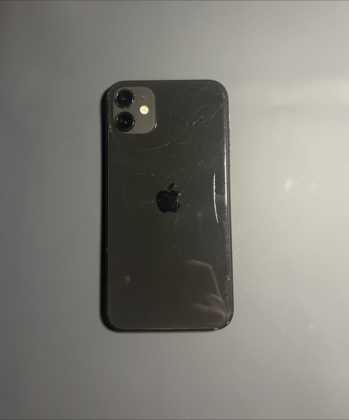 iPhone 11 - 64GB - Unlocked - Minor Crack - $150 OBO (CASH ONLY) - photo 3