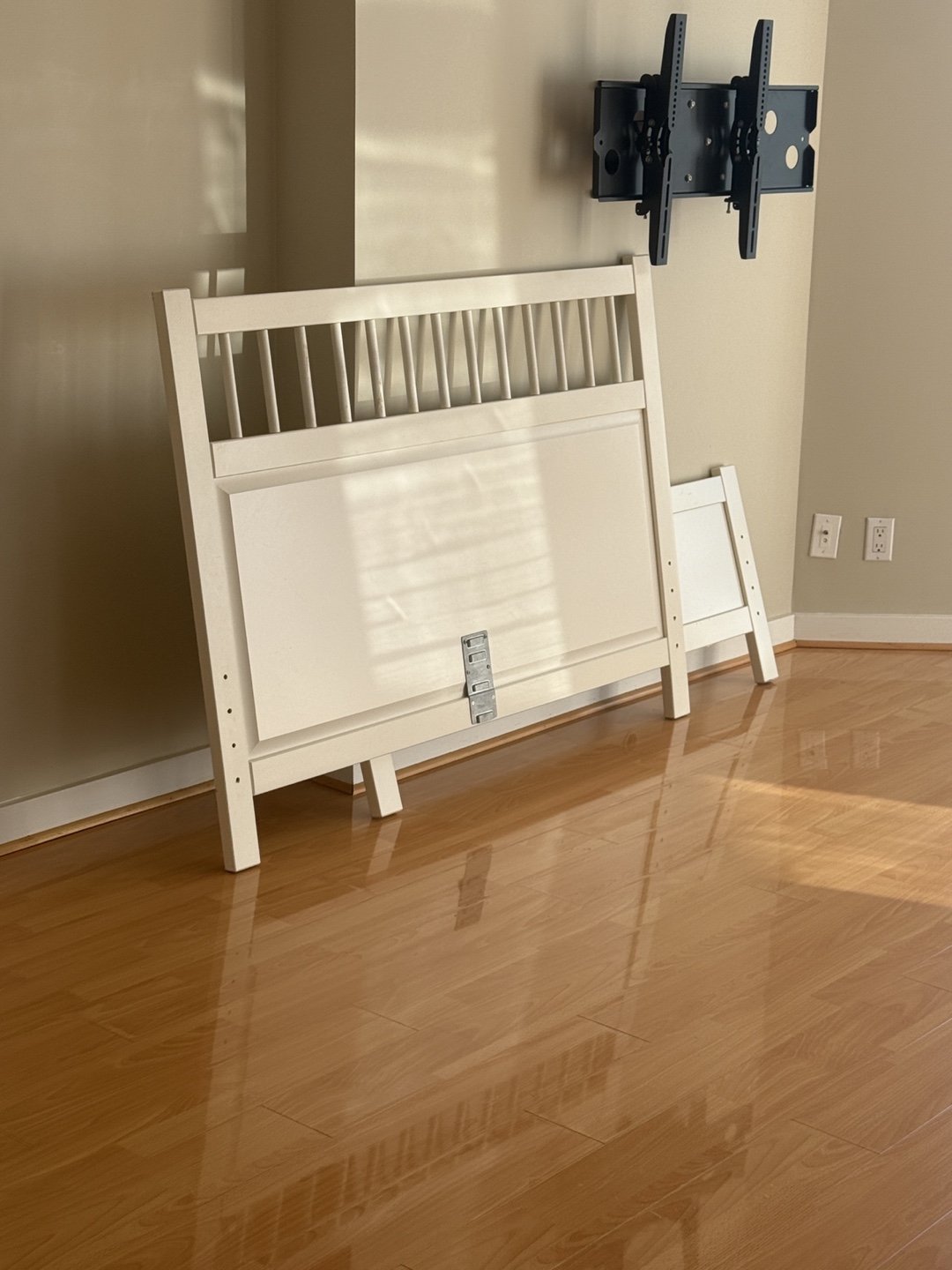 Full size mattress and ikea frame - photo 3