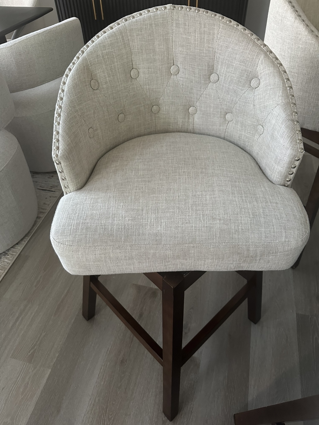 Set of 4 Swivel Counter Stool with Button Tufting