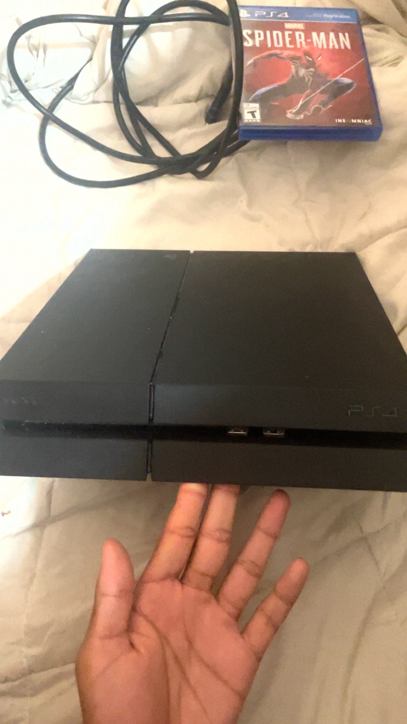 PlayStation 4 | 2 Games 2 Controllers