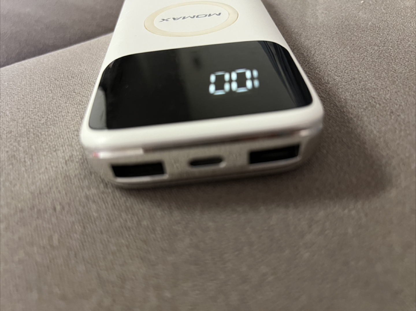 MOMAX Wireless Power Bank - White - photo 2