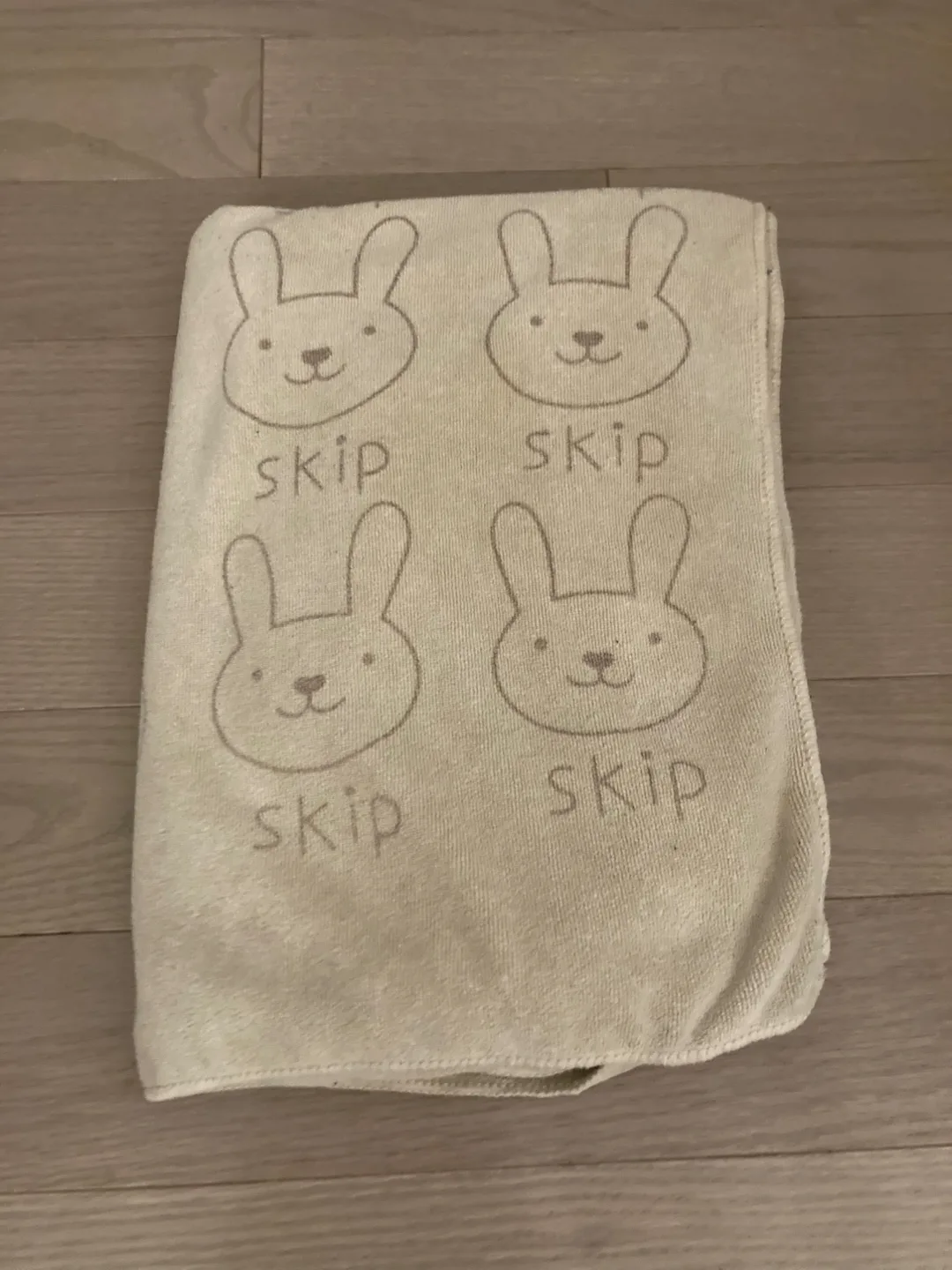 🇨🇦 🍁 🐰 microfiber bath towel thumbnail