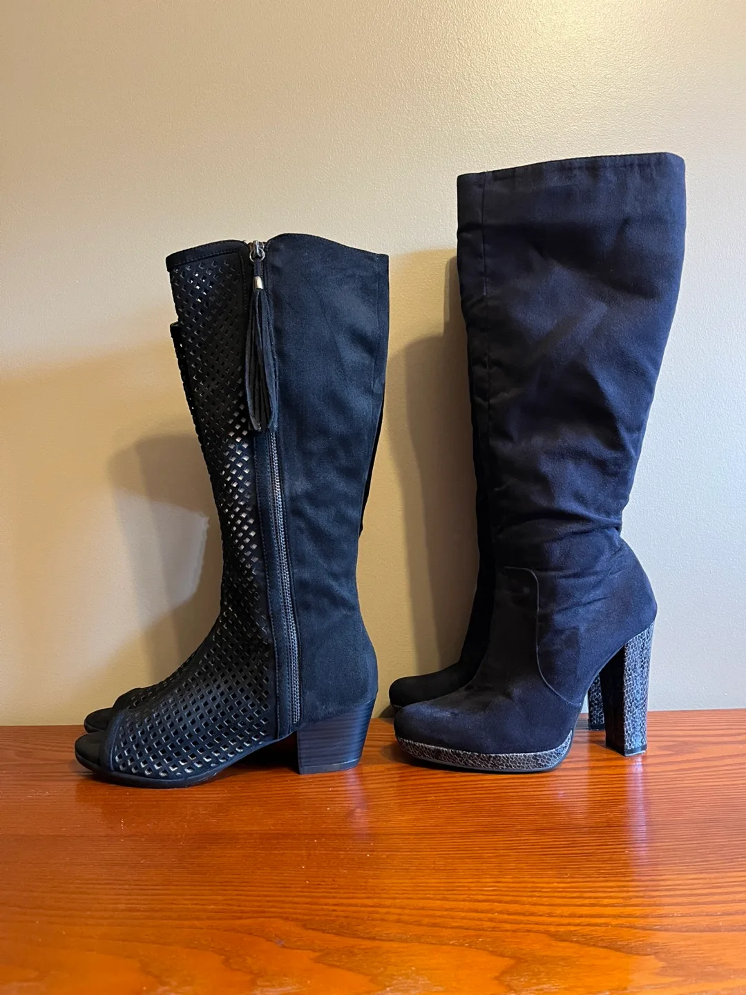 LADIES BLACK ZIPPERED BOOTS (Size 7 & 8) thumbnail