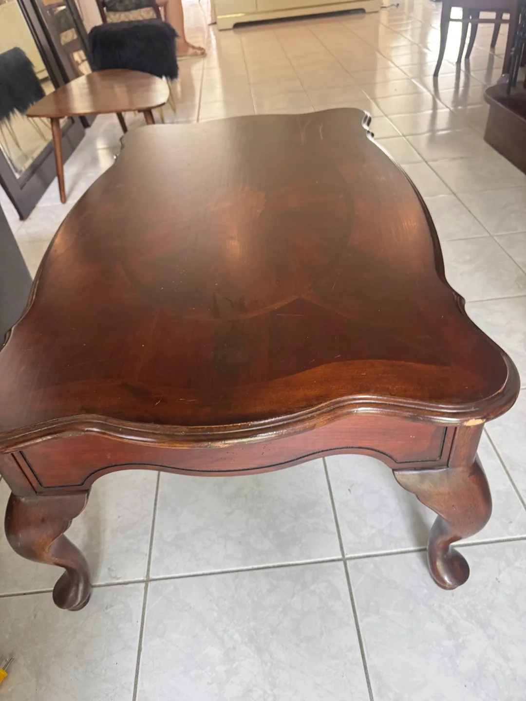 Antique Style Wood Coffee Table image indicator(3)