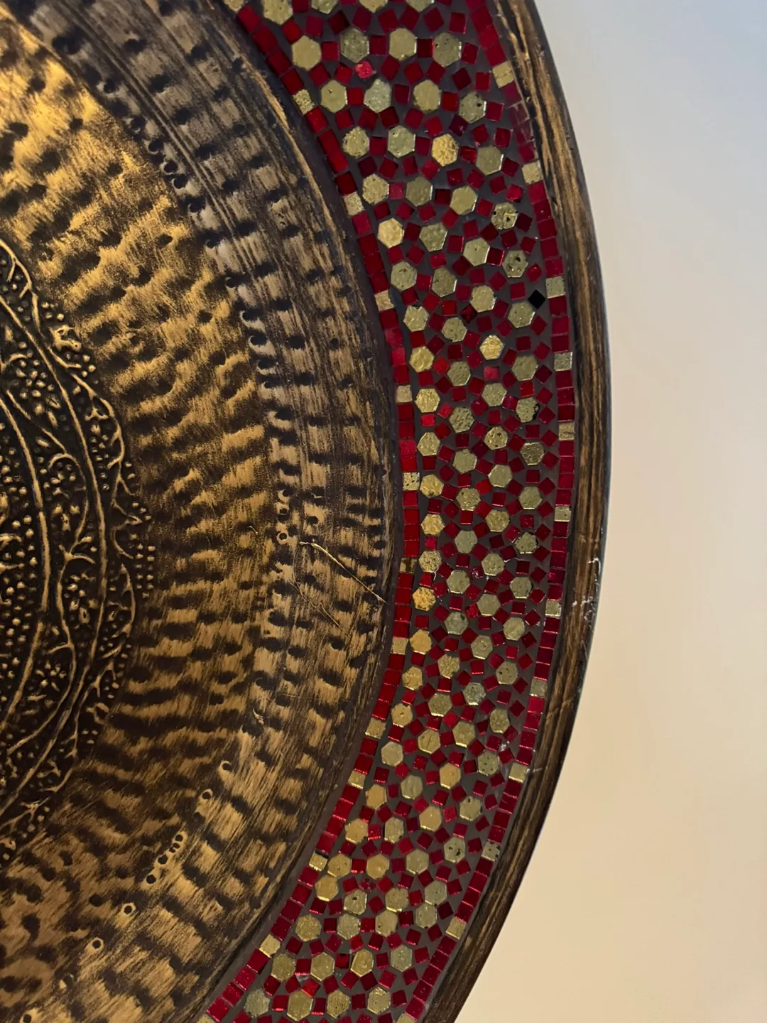 Decorative Wall Plate - Gold & Red image indicator(2)