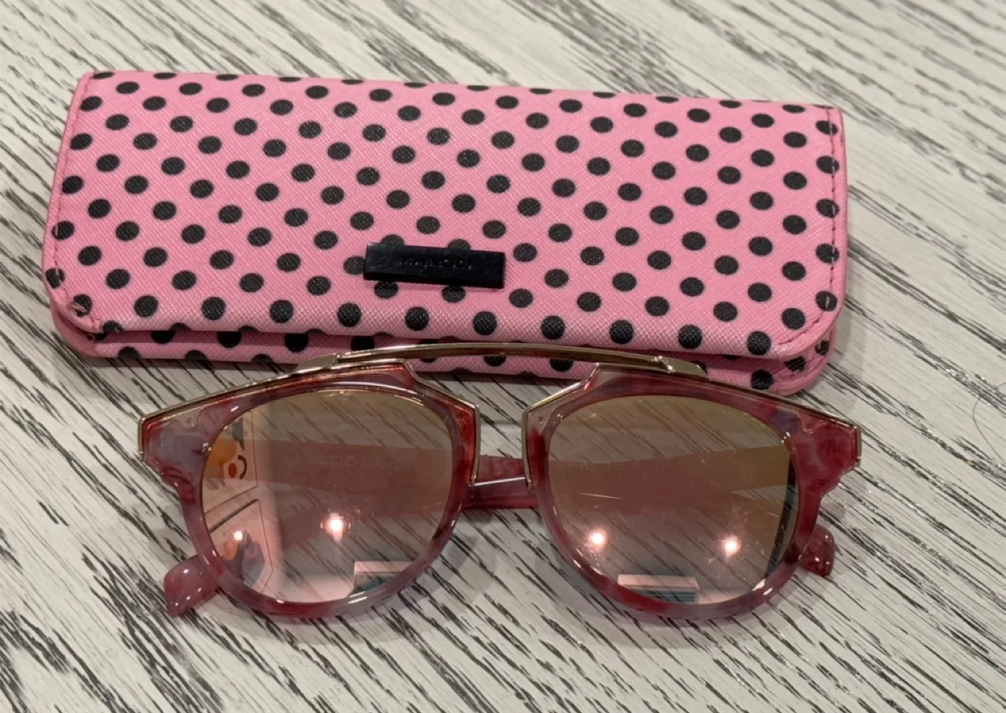 Mango Pink Sunglasses & Case 🇨🇦 thumbnail