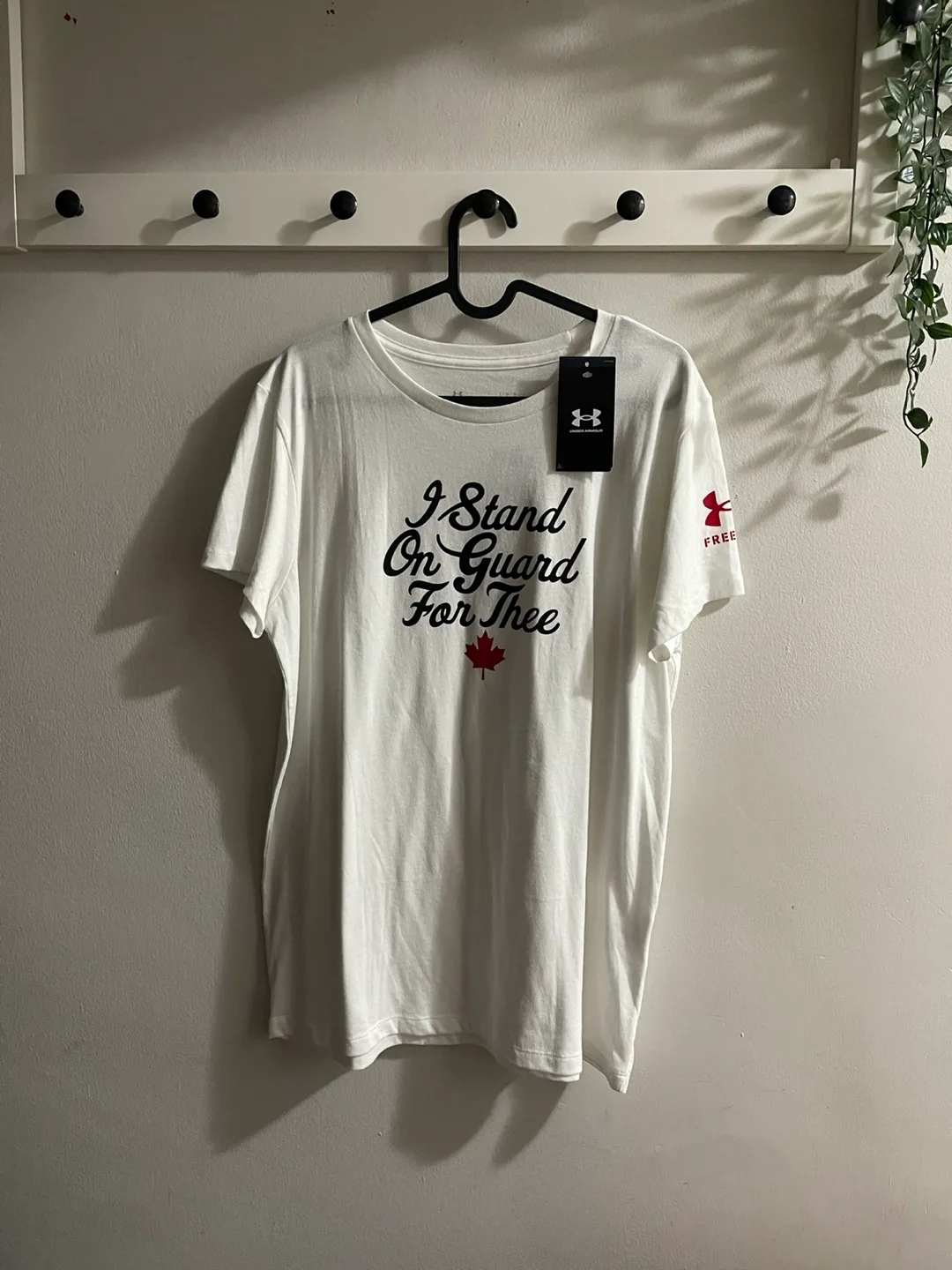 New Under Armour 'I Stand On Guard' Tee - Large thumbnail