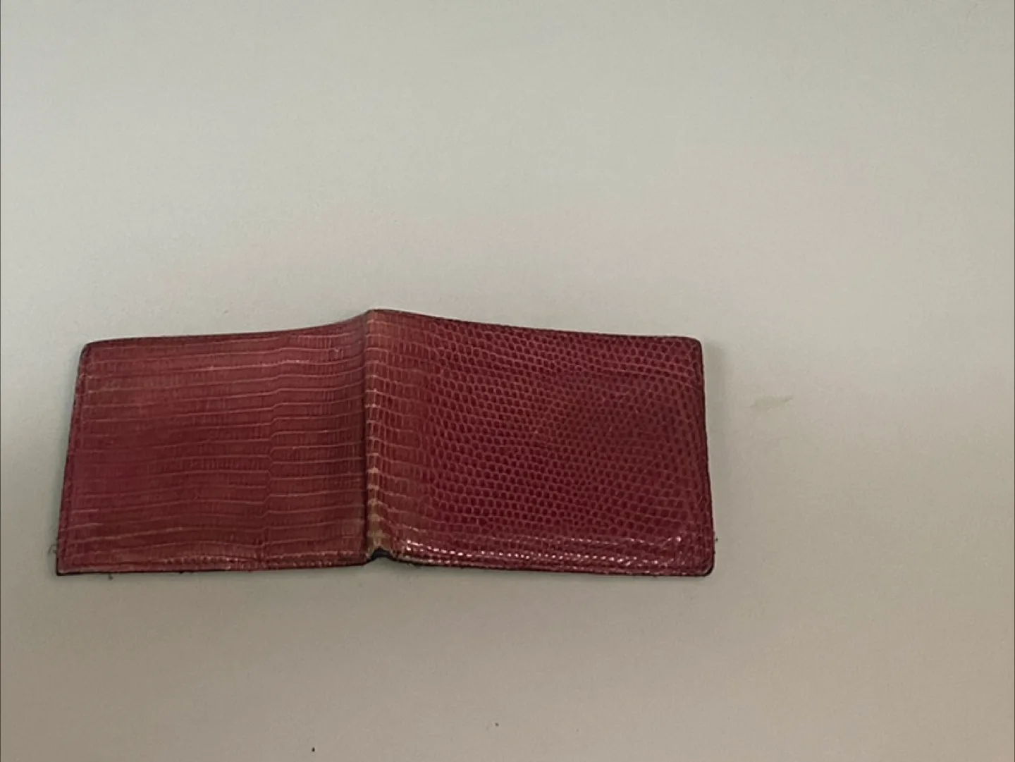 Snakeskin Wallet image indicator(4)