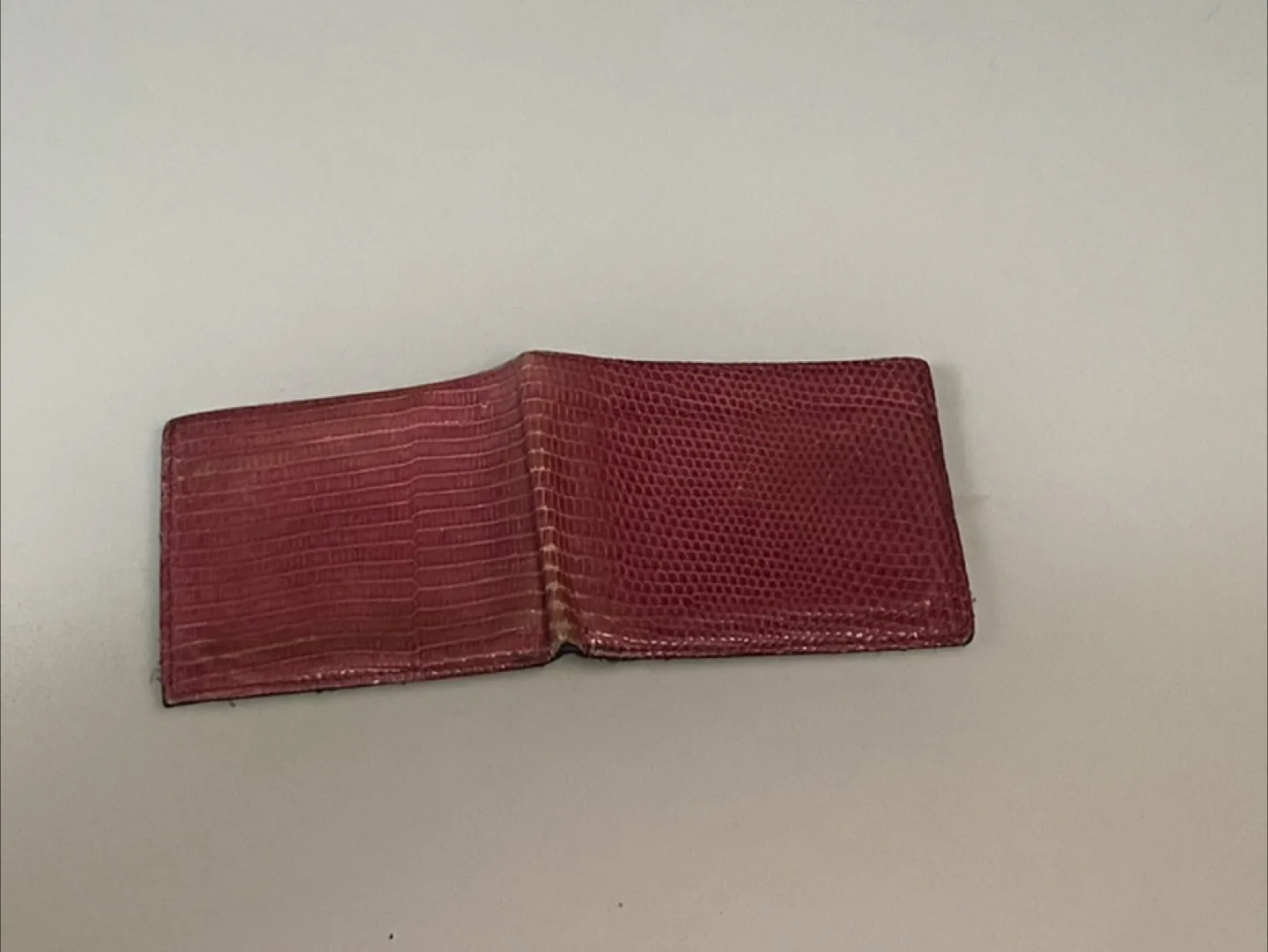 Snakeskin Wallet image indicator(2)