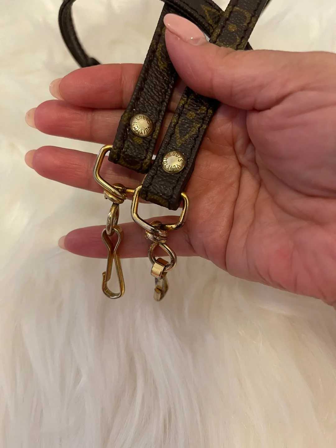 VINTAGE- Louis Vuitton Monogram Crossed Bag Strap image indicator(8)