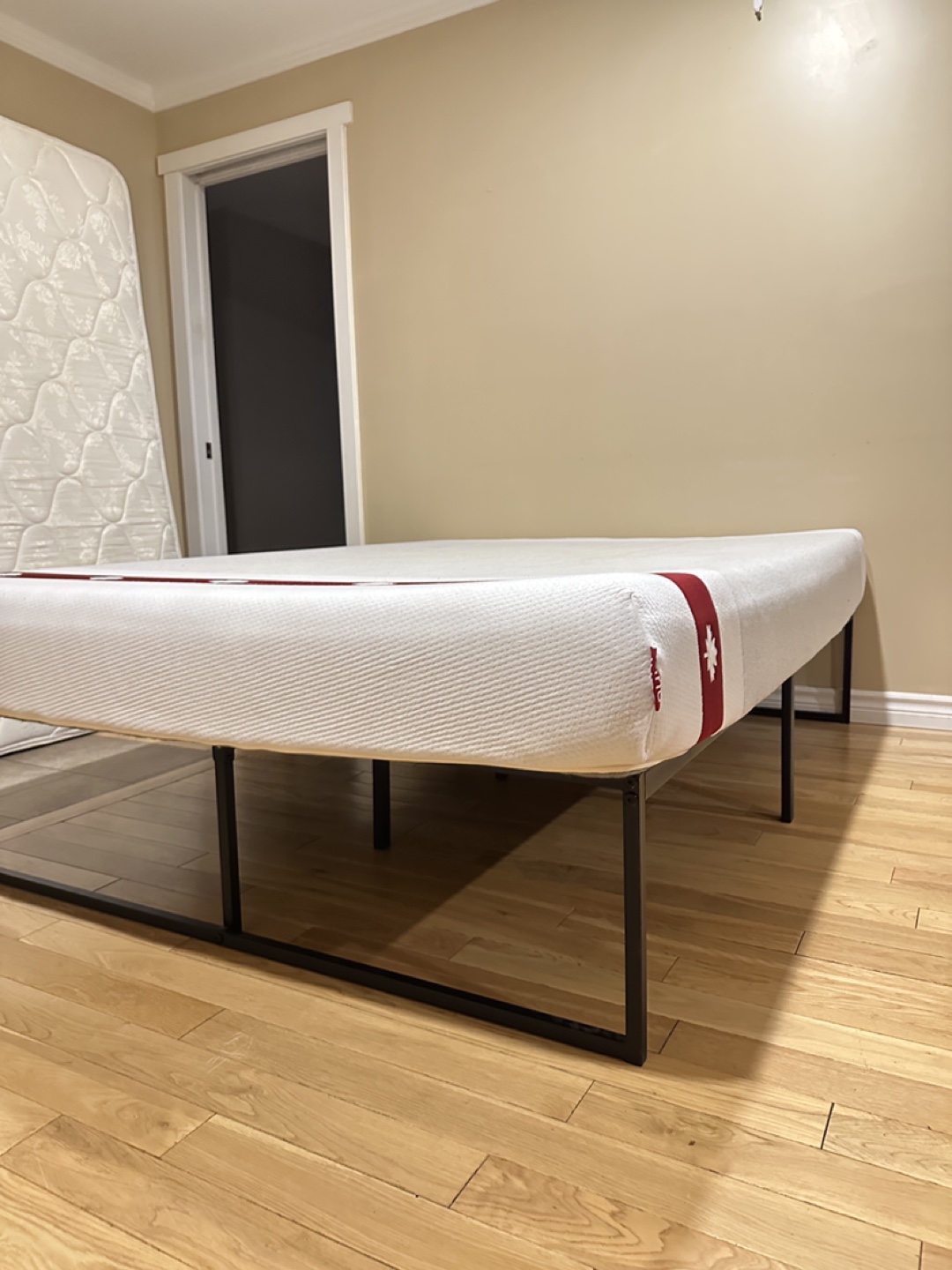 Queen Size Juno Foam Mattress with Frame (CAN DELIVER) - photo 3