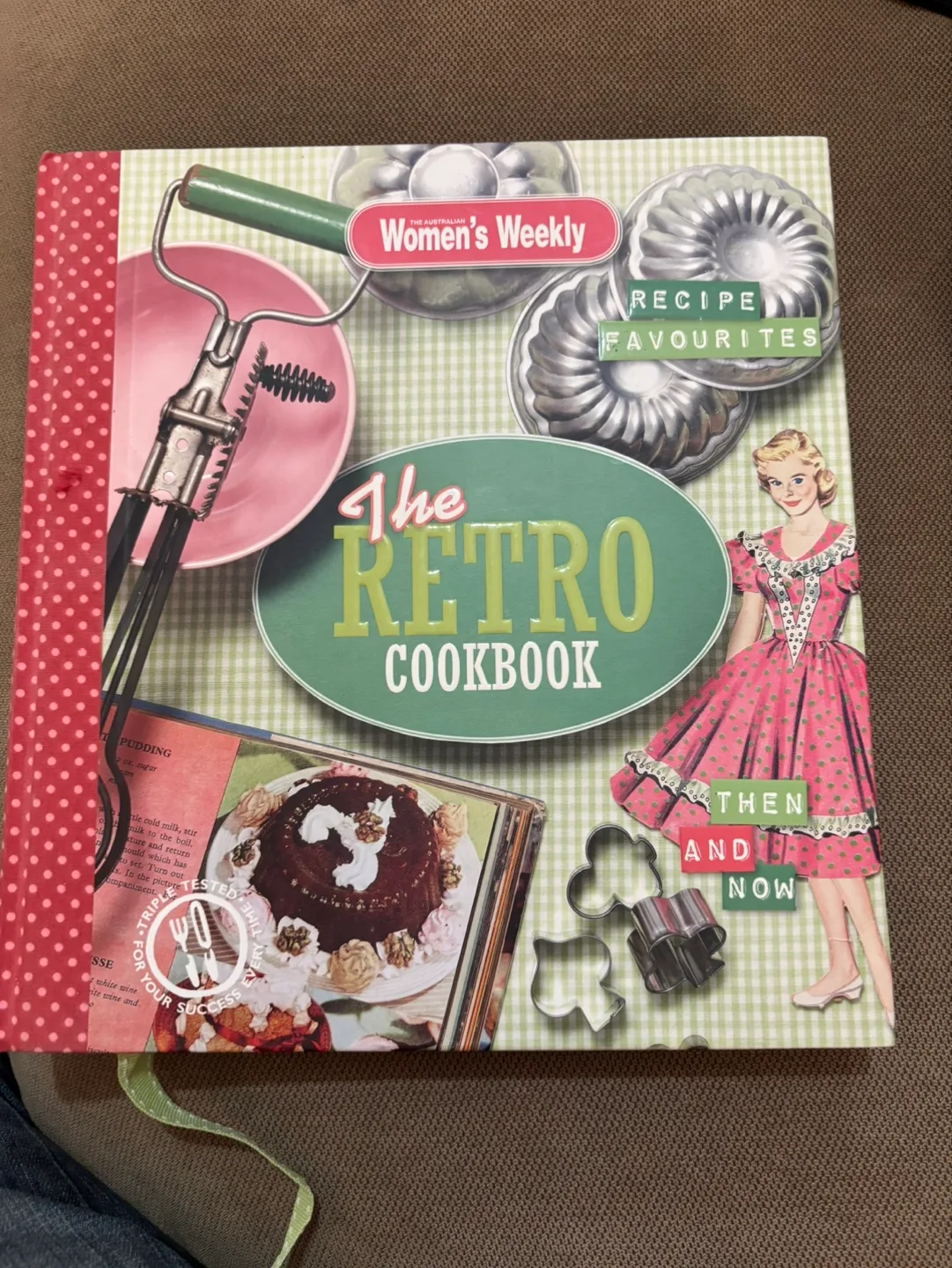 Women's Weekly The Retro Cookbook thumbnail