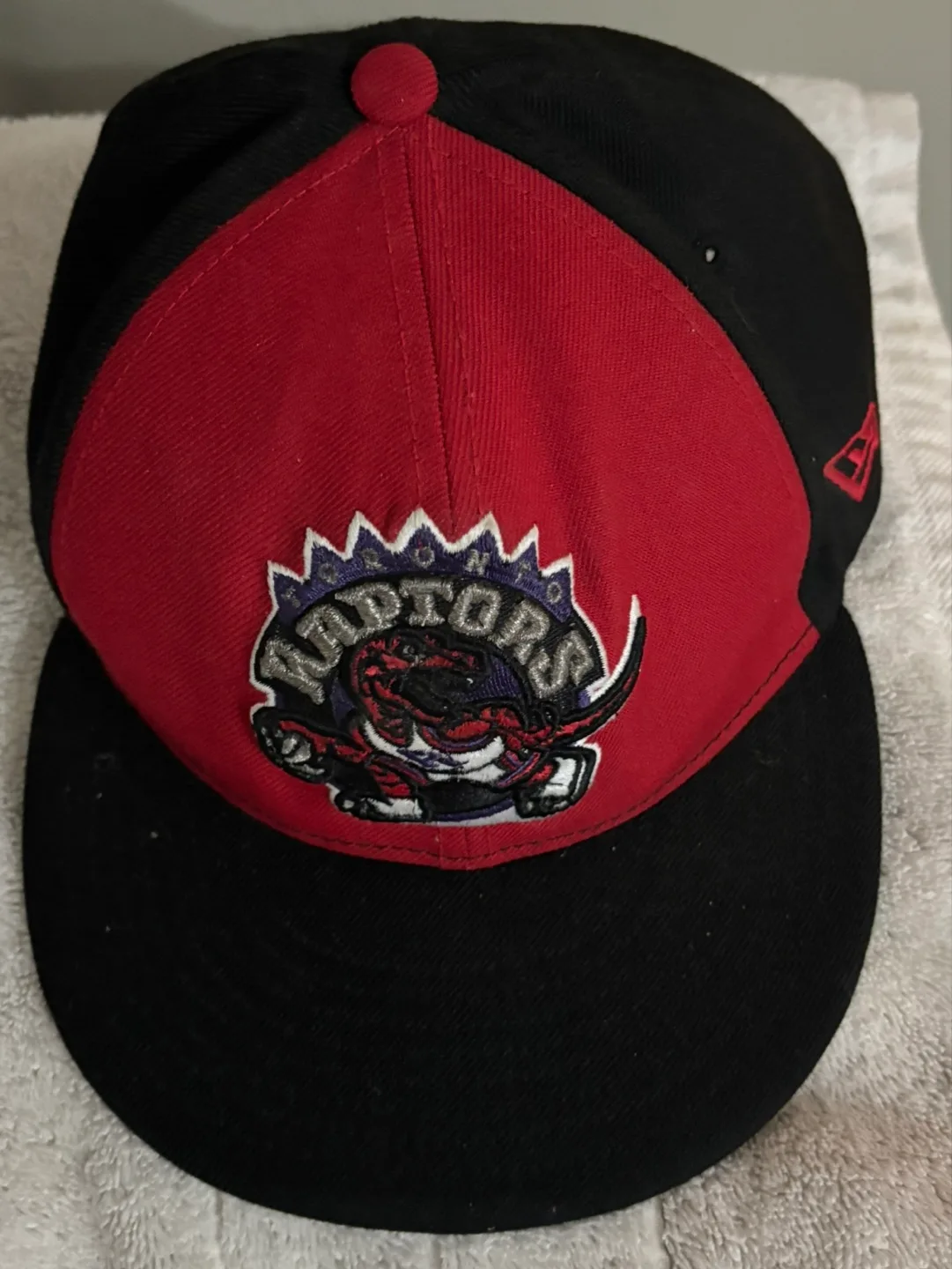 New Era Toronto Raptors Fitted Hat - Size 7 1/8 thumbnail