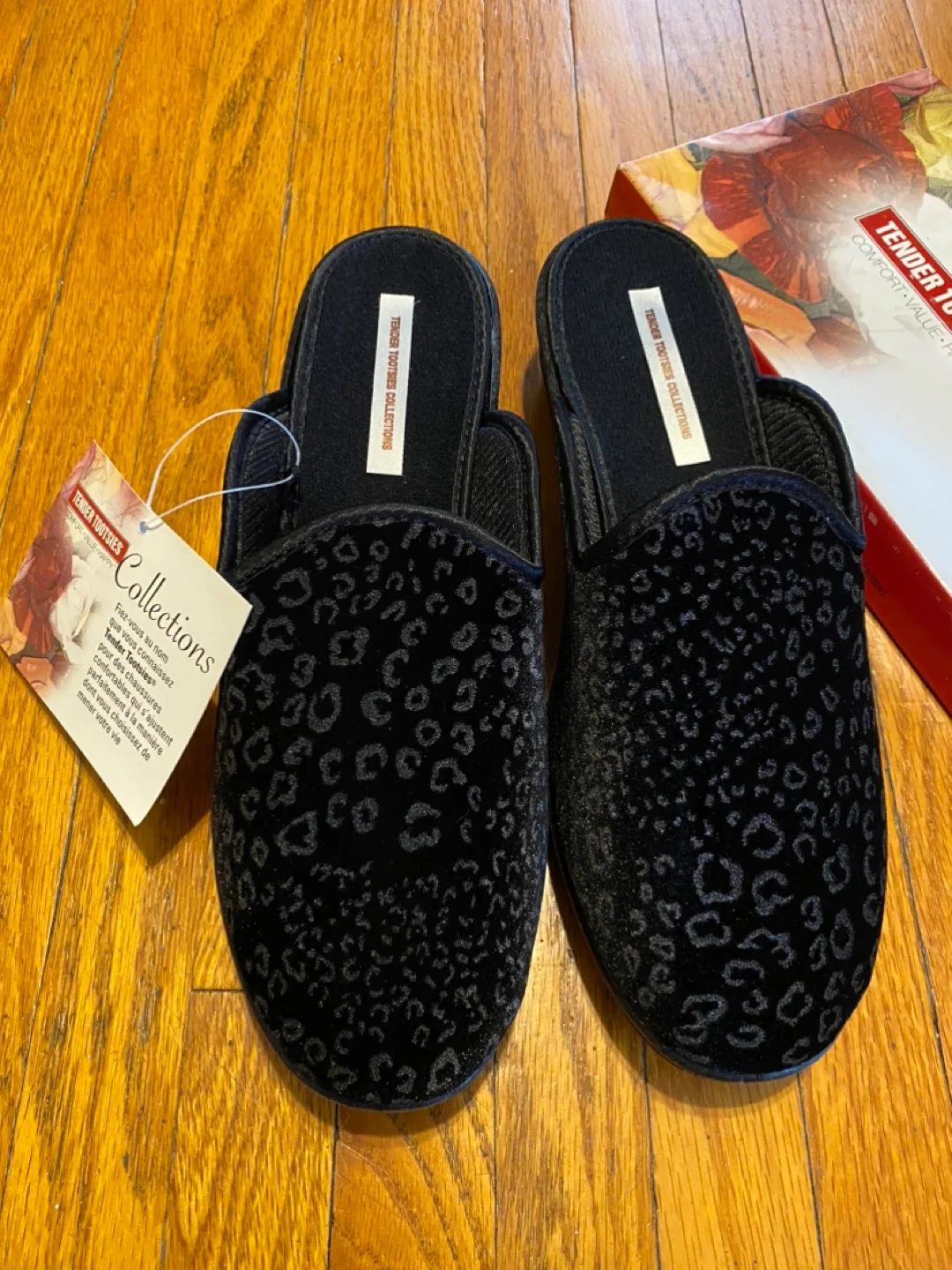 NEW Tender Tootsies Black Slippers - Size 7W thumbnail