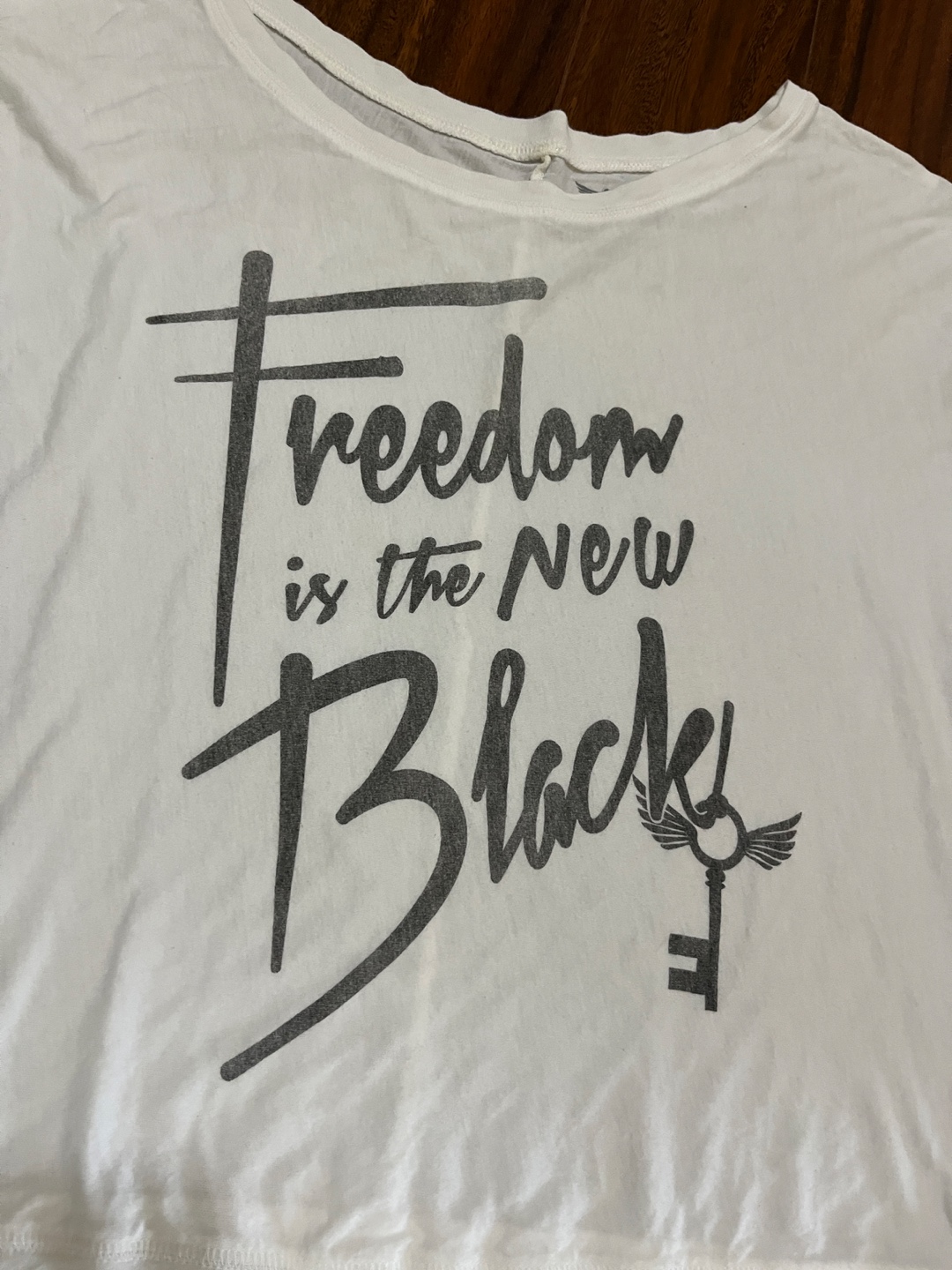 Freedom Culture women’s medium oversized graphic top, white - photo 2