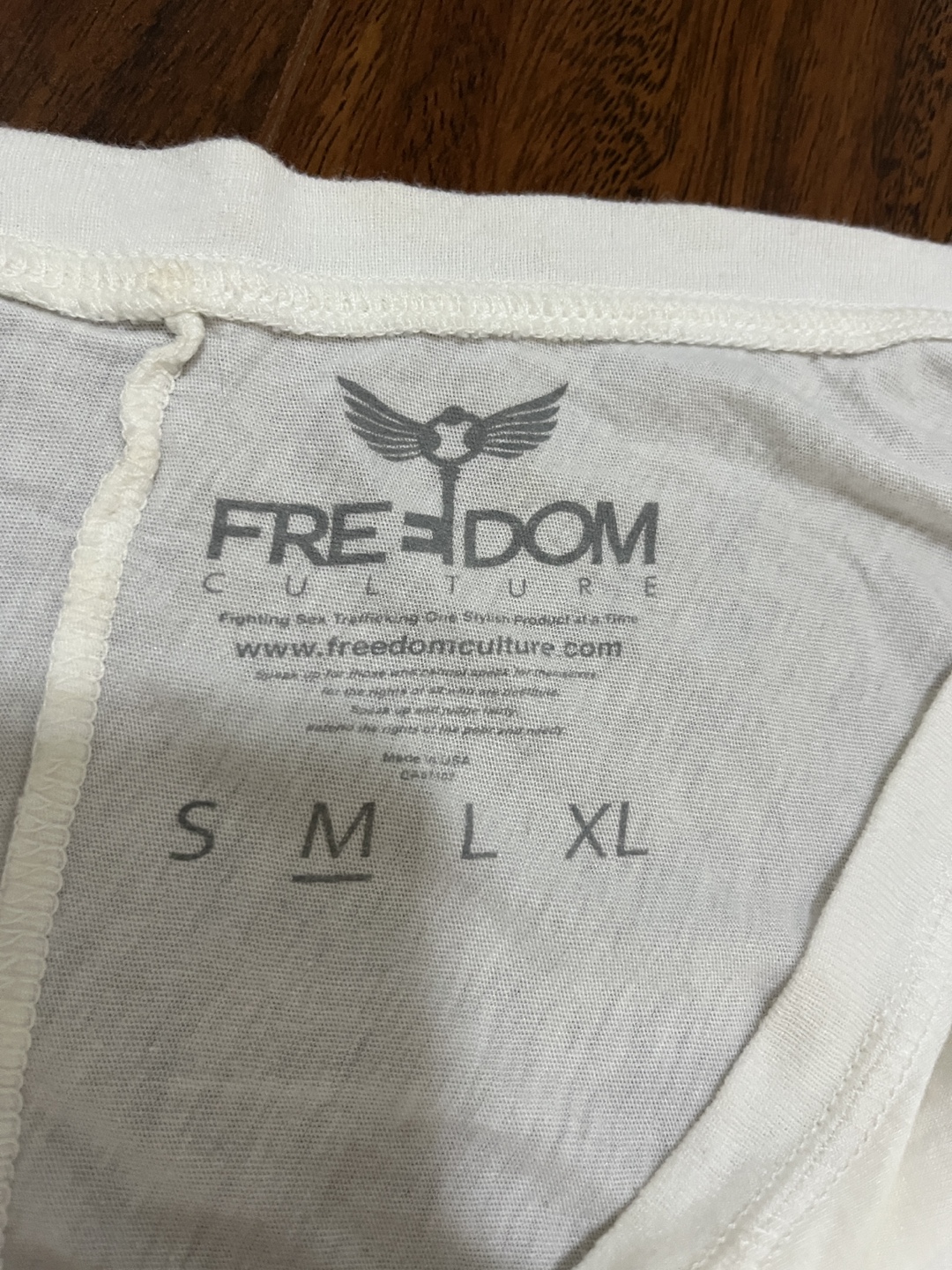 Freedom Culture women’s medium oversized graphic top, white - photo 3